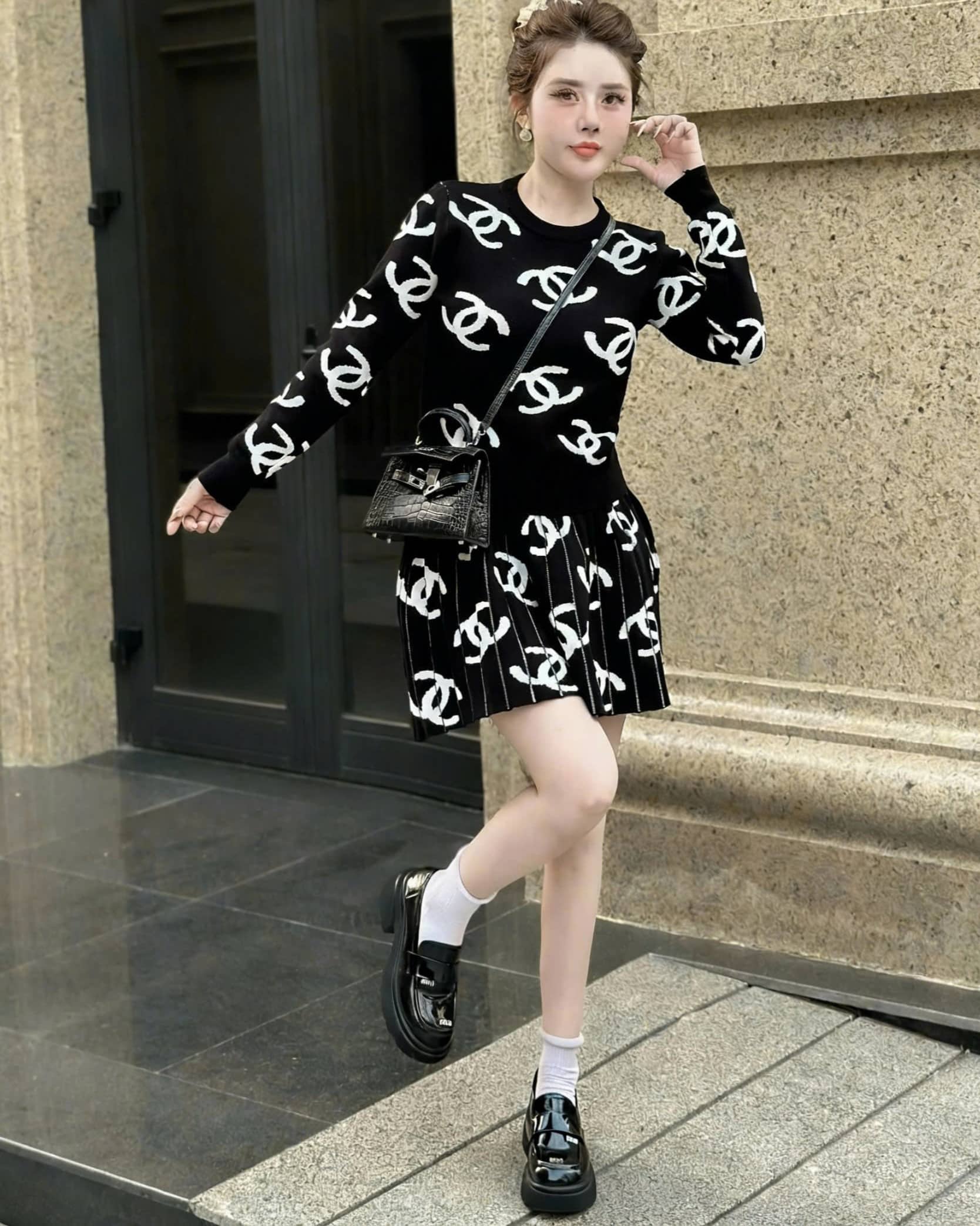 Set áo váy len họa tiết hãng Chanel 3