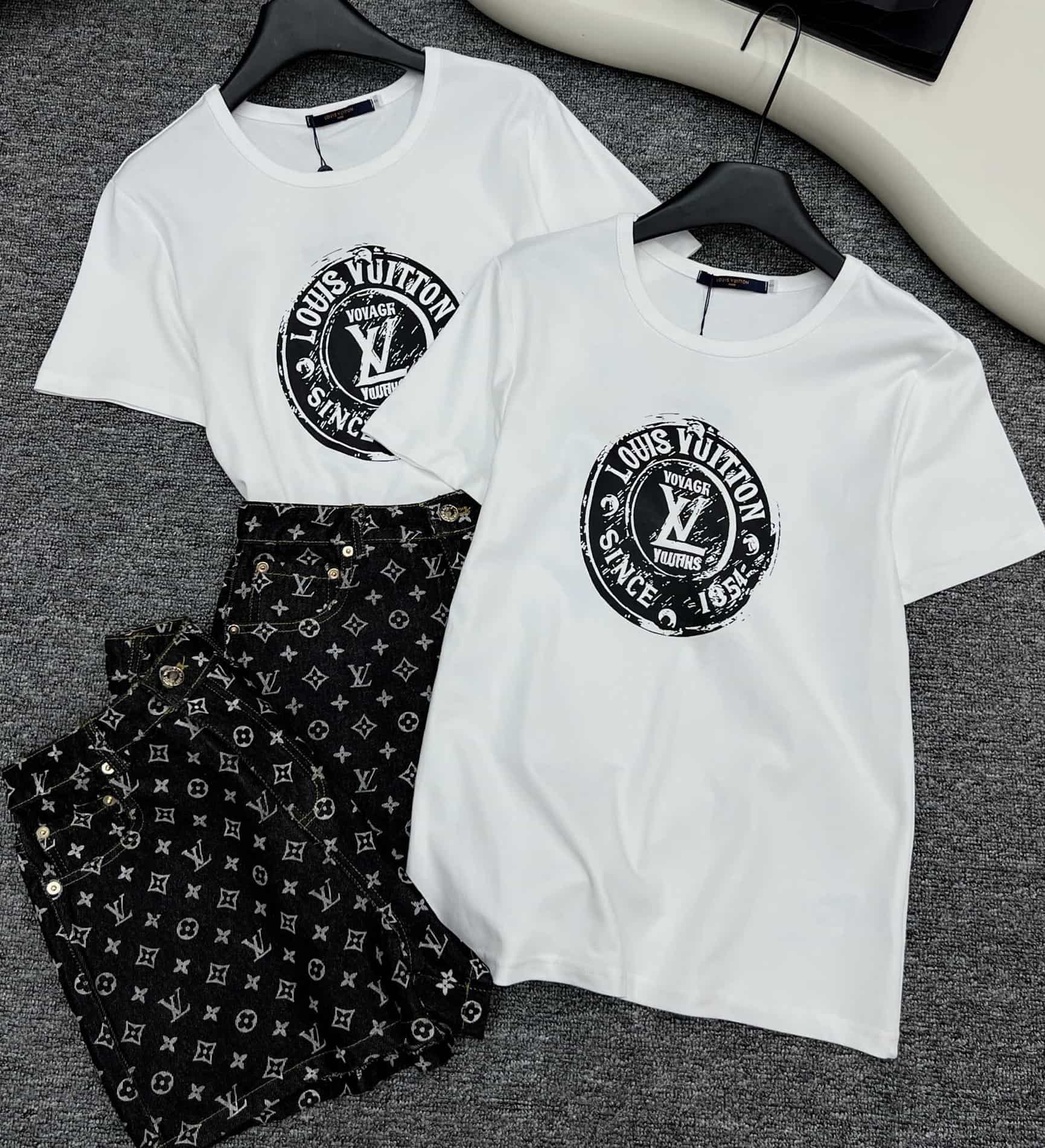 Set mix áo thun trắng quần short đen LV 8