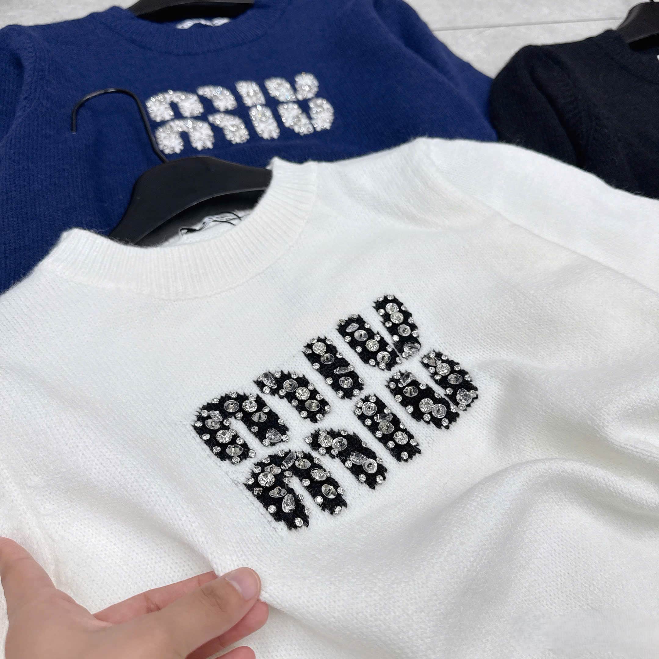 Áo nữ tay dài cổ tròn nhiều màu Miu Miu 11