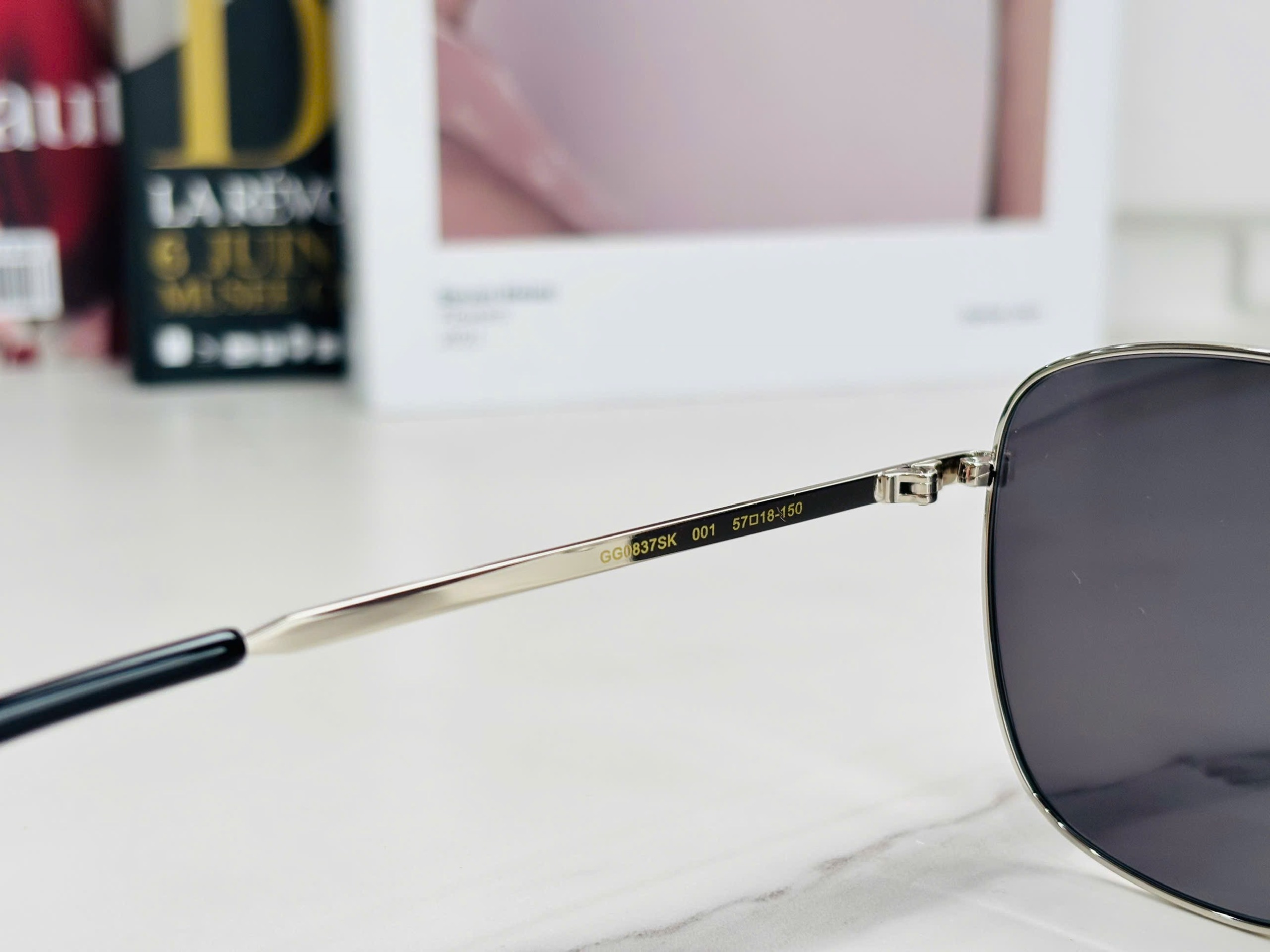 Kính mắt Gucci Sunglasses Silver GG0837SK-001 1