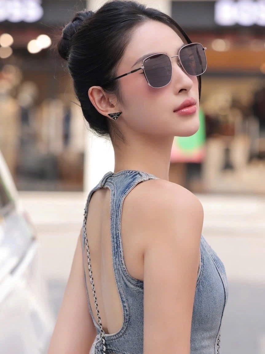 Kính mắt Gucci Sunglasses Silver GG0837SK-001 6