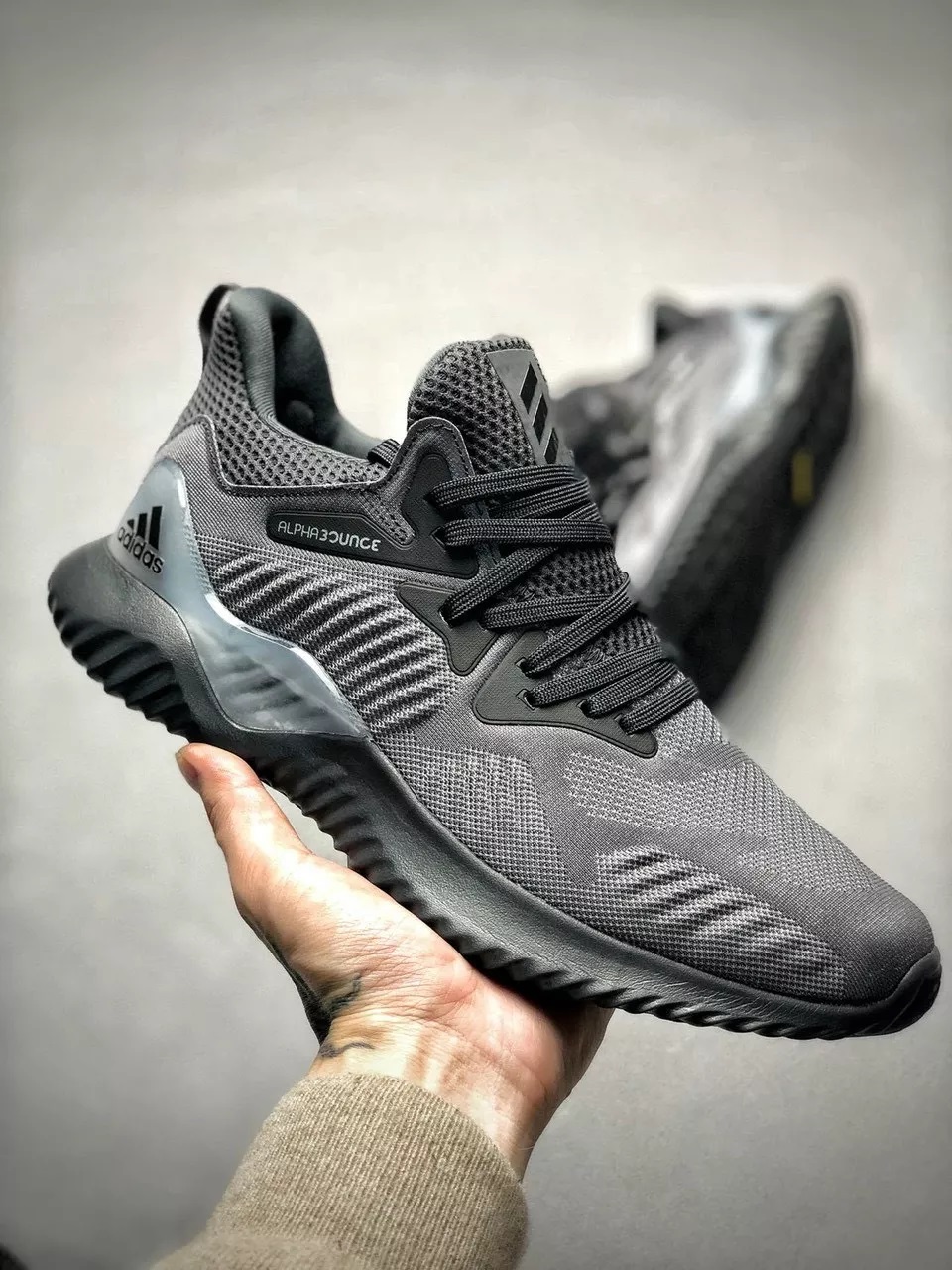 GIÀY THỂ THAO ADIDAS ALPHABOUNCE BEYOND 2