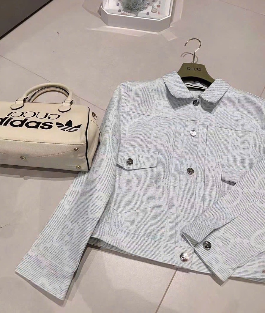 Áo khoác nữ tay dài phom ngắn vừa Gucci 3