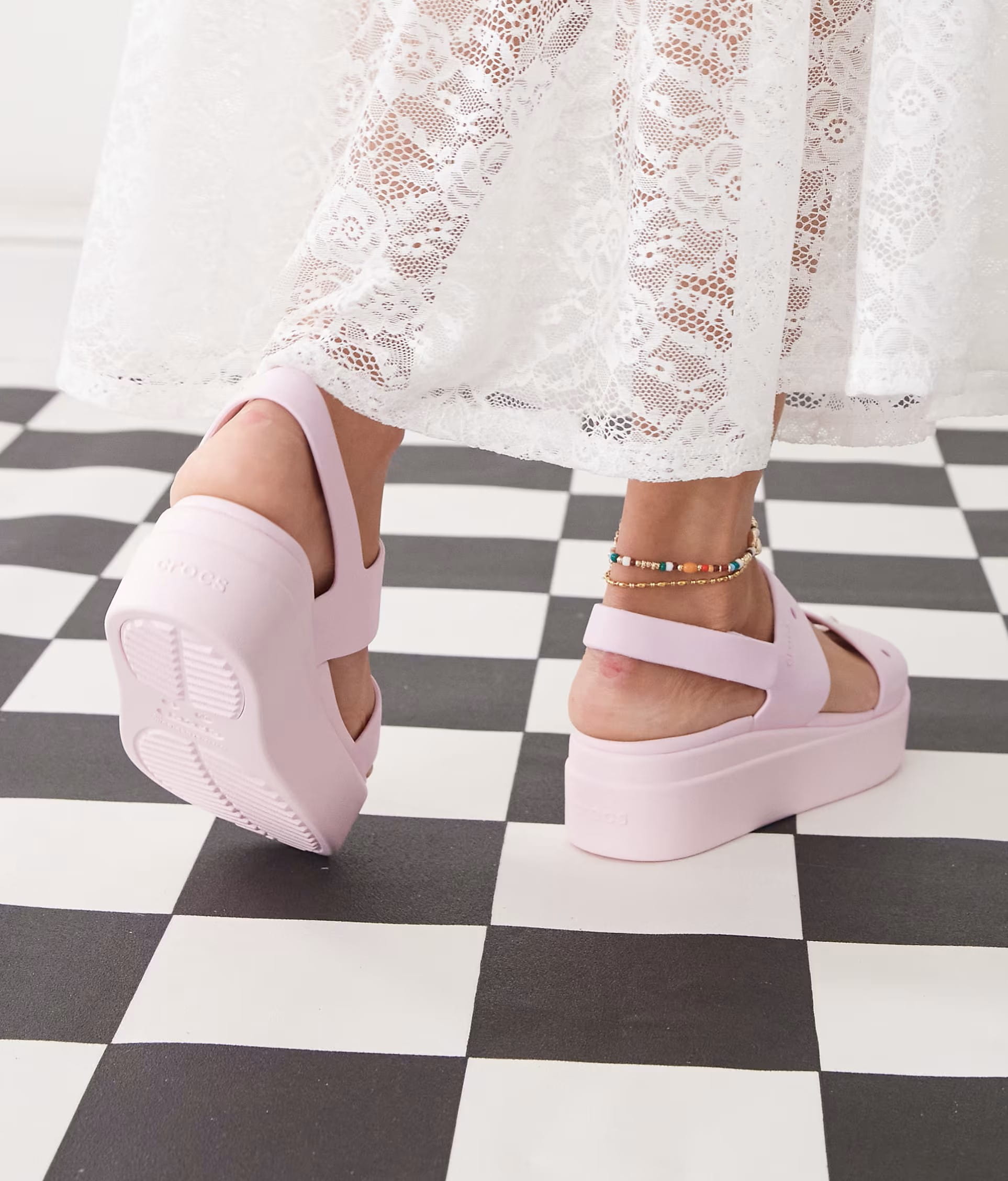 Giày Crocs Brooklyn 4U Wedge Pink Milk 4