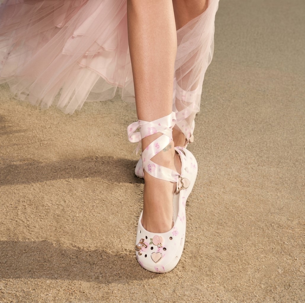 Giày Crocs Classic Ballet Flat LoveShackFancy Oyster 6