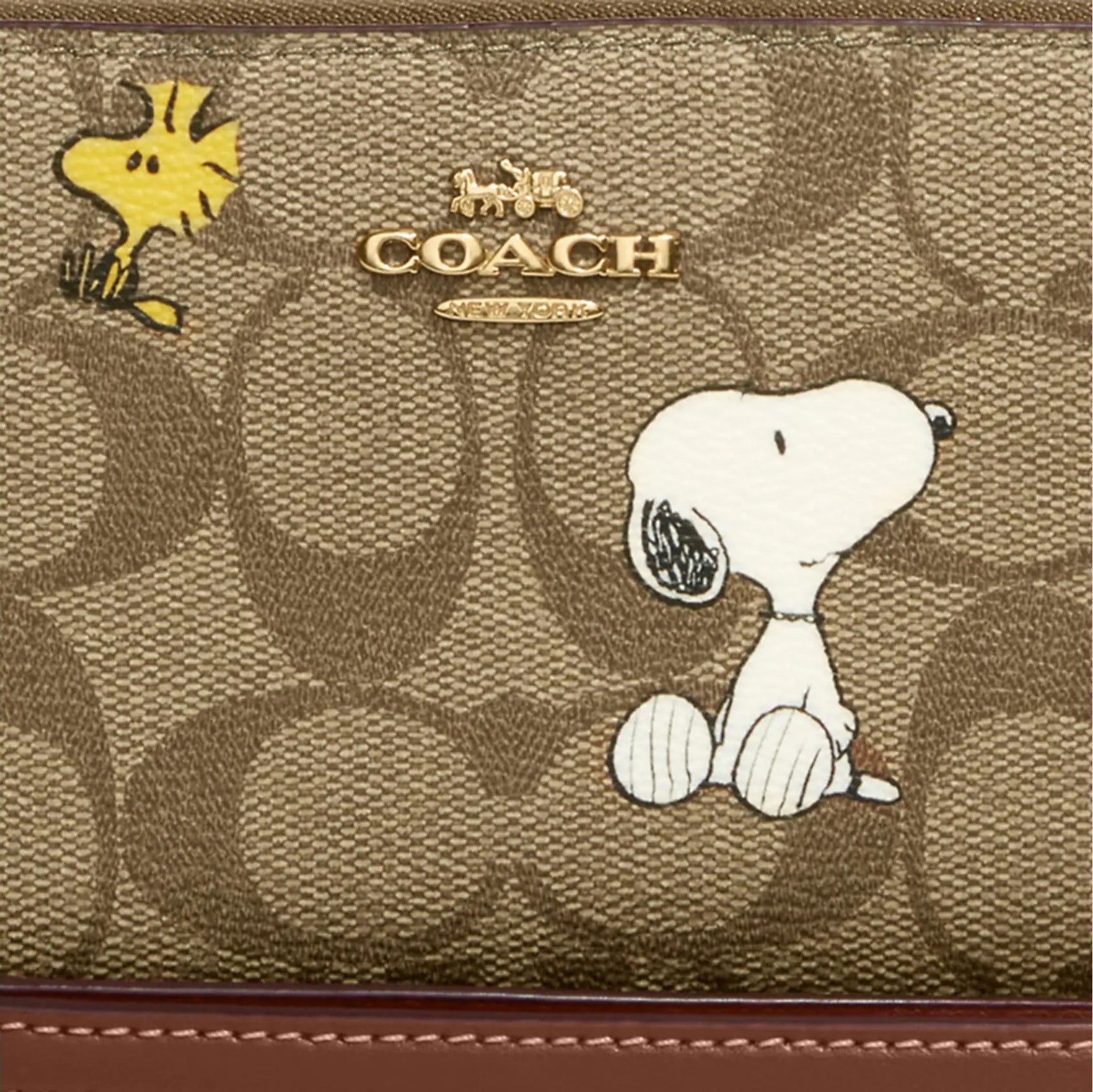 VÍ DÀI NỮ COACH X PEANUTS LONG ZIP AROUND WALLET IN SIGNATURE CANVAS WITH SNOOPY WOODSTOCK PRINT CE705 6