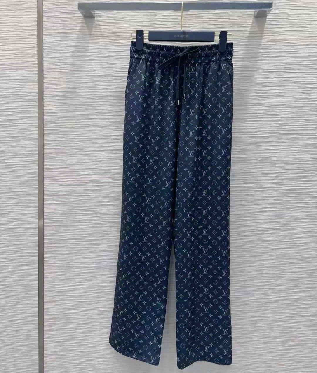Set bộ áo thun quần lụa dài xanh dương LV 15