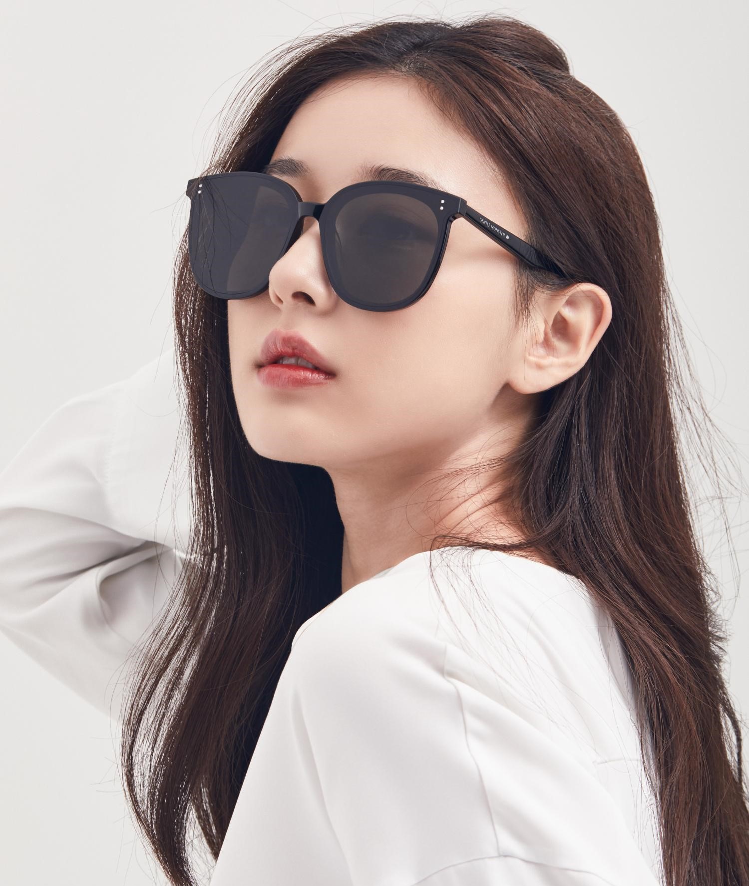 Mắt Kính Gentle Monster MyMa 01 Oversized Square Flatbar Frame 22