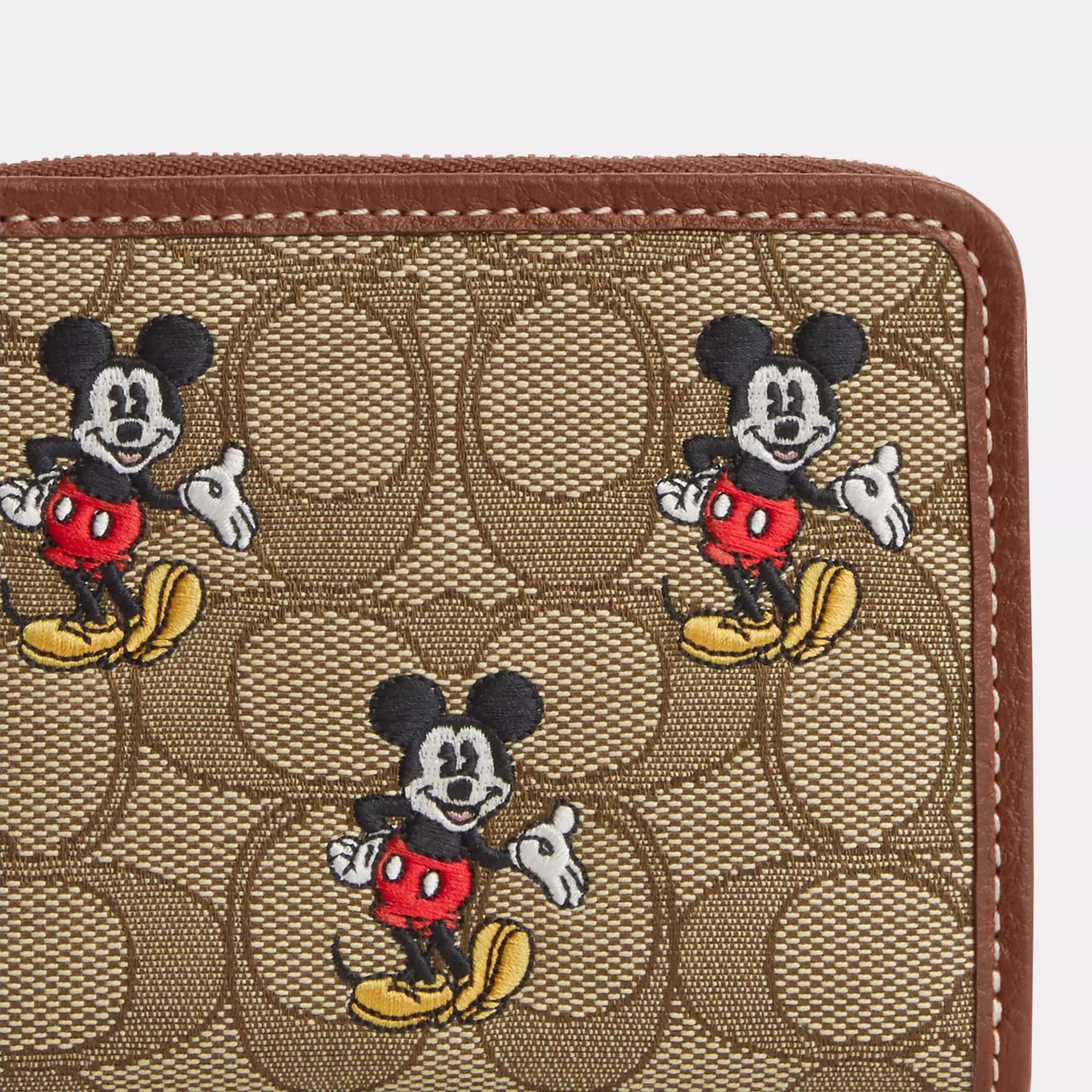 VÍ NỮ NGẮN DISNEY X COACH SMALL ZIP AROUND WALLET IN SIGNATURE JACQUARD WITH MICKEY MOUSE PRINT CN035 3