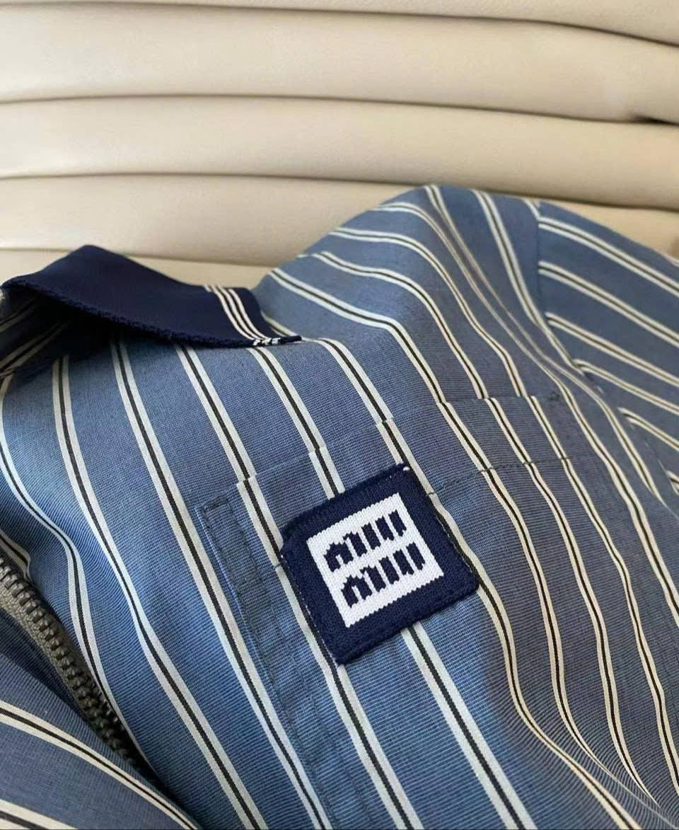 Áo sọc đứng xanh dương phối trắng Miu Miu 1