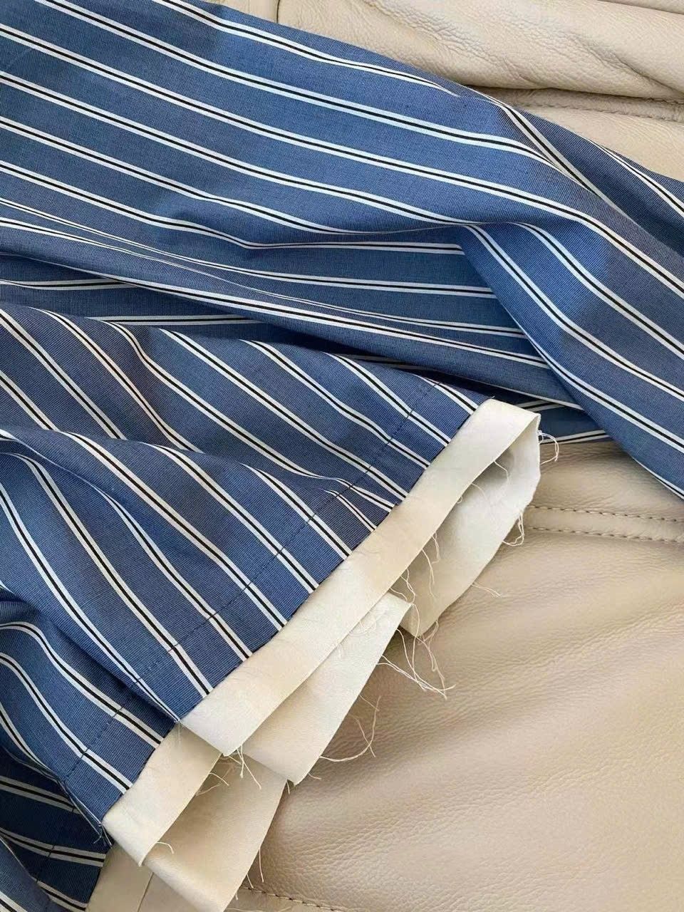 Áo sọc đứng xanh dương phối trắng Miu Miu 6