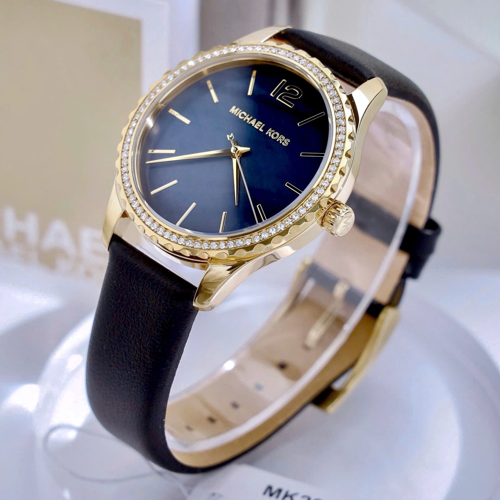 Đồng hồ Michael Kors Layton Three Hand Mother of Pearl Black Dial Watch For Women MK2911 4