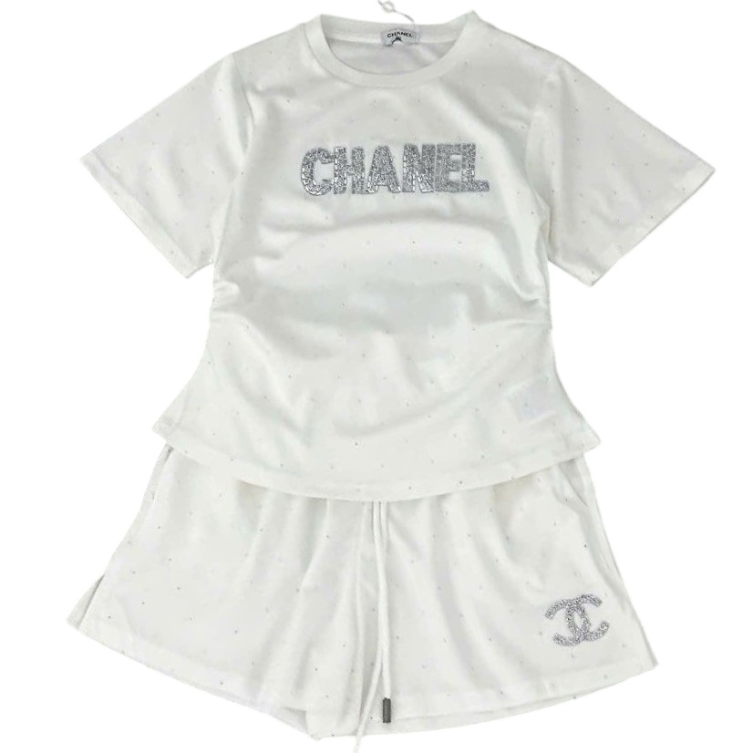 Set áo thun quần ngắn trắng đính đá Chanel 6