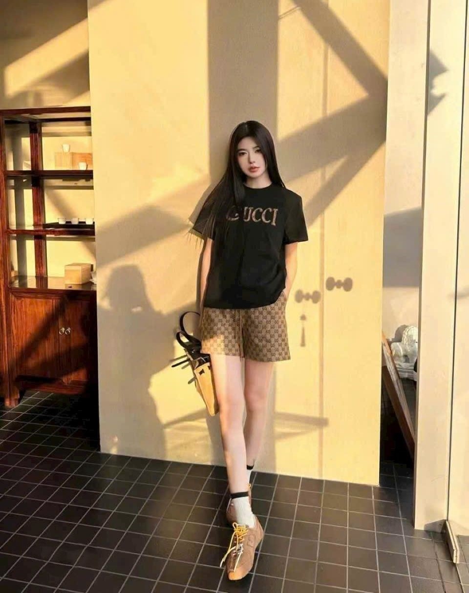 Set áo thun đen quần short nâu Gucci 3