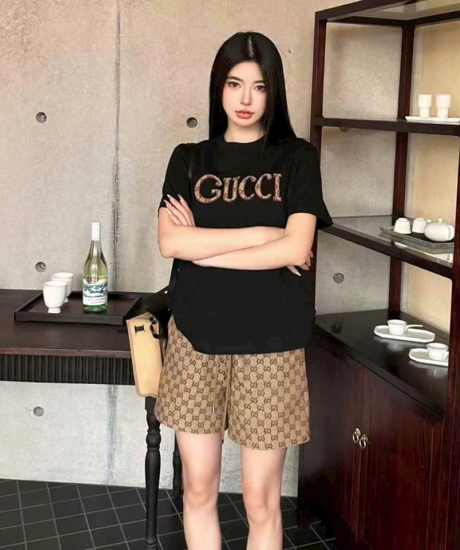 Set áo thun đen quần short nâu Gucci 5