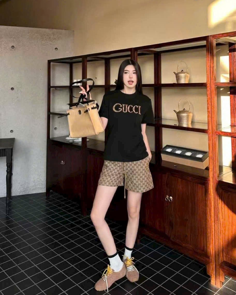 Set áo thun đen quần short nâu Gucci 10