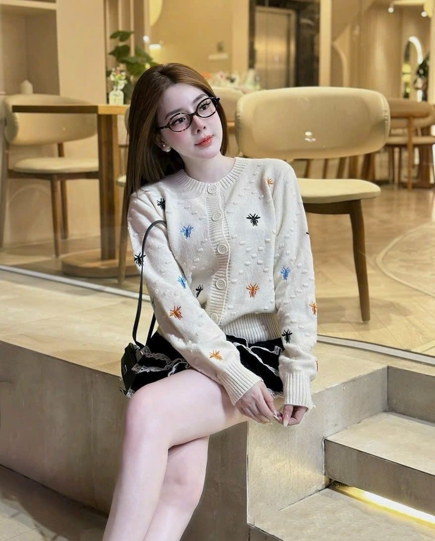 Áo len Dior phom rộng tay dài họa tiết logo hãng 5