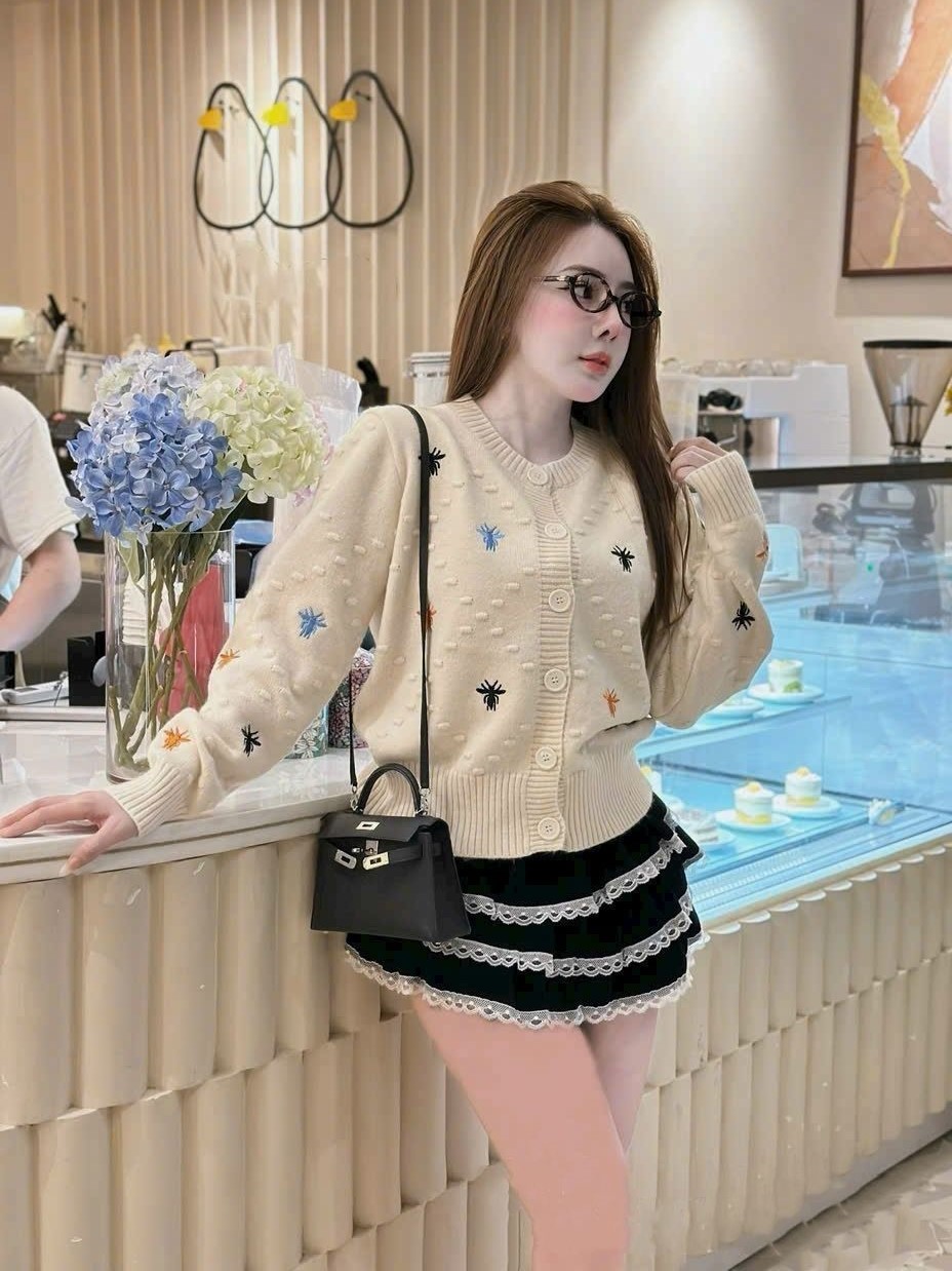 Áo len Dior phom rộng tay dài họa tiết logo hãng 3