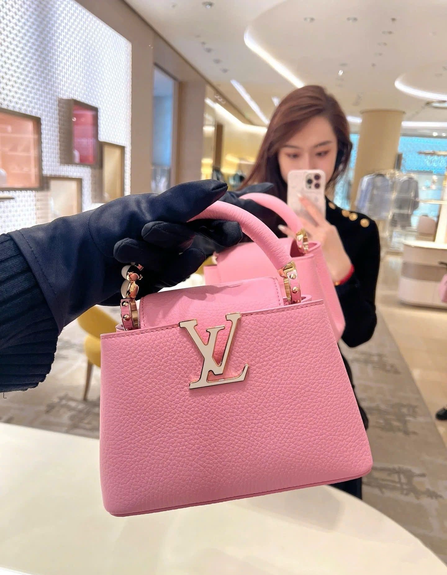 Túi Xách Tay Nữ Louis Vuitton Capucines Mini Marshmallow Pink 5