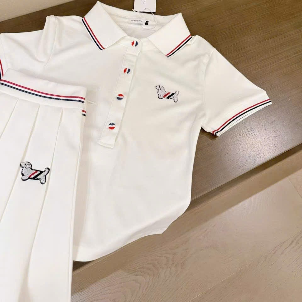 Set áo váy xếp ly màu trắng Thom Browne 1