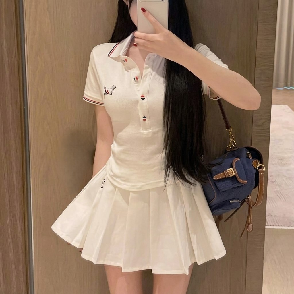 Set áo váy xếp ly màu trắng Thom Browne 4