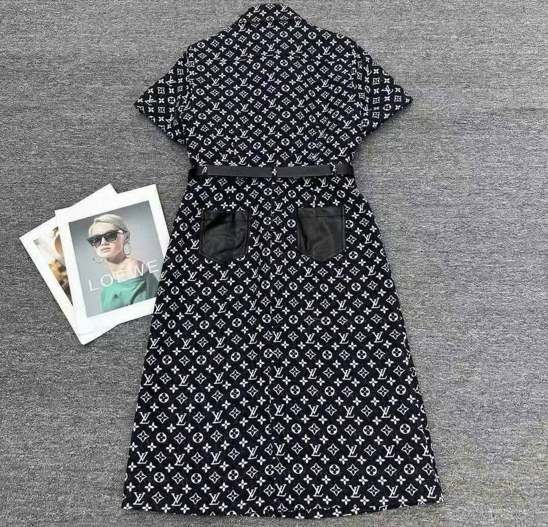 Áo đầm nữ LV cổ polo đen họa tiết trắng 2