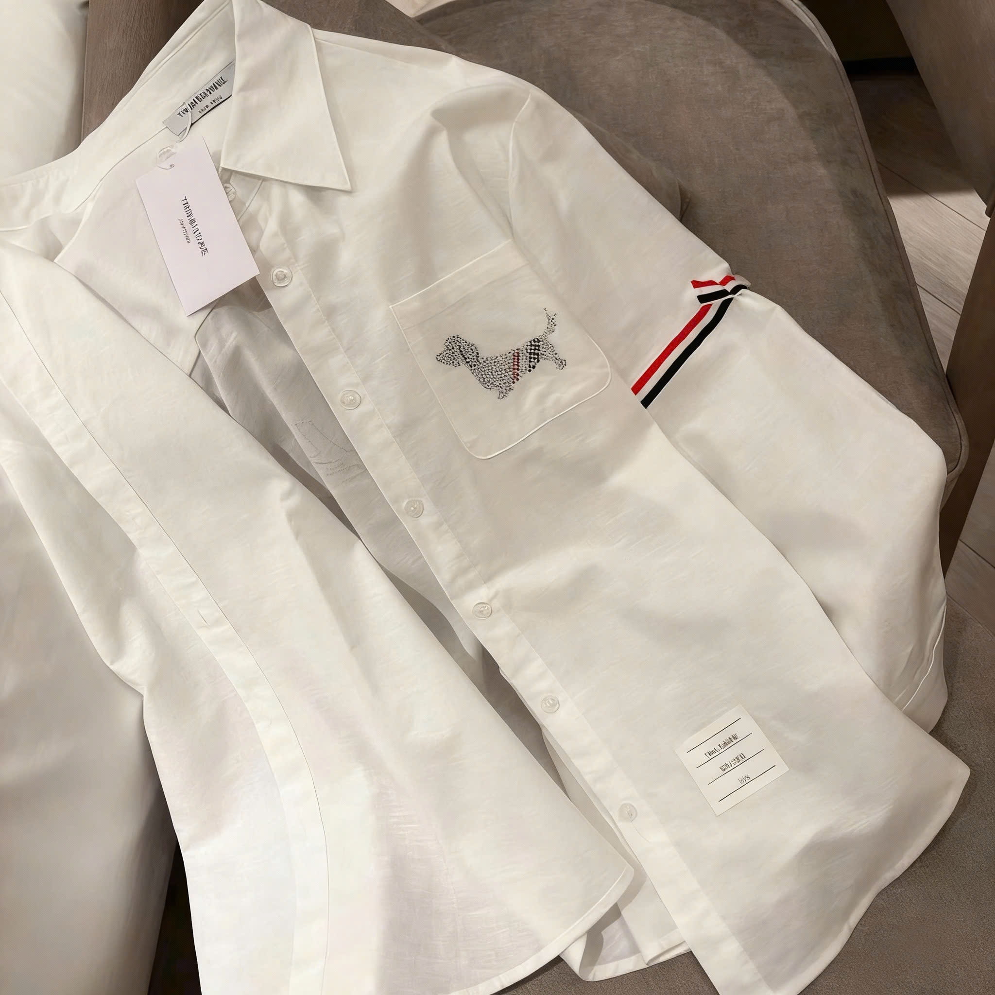 Áo sơ mi Thom Browne đính đá 9