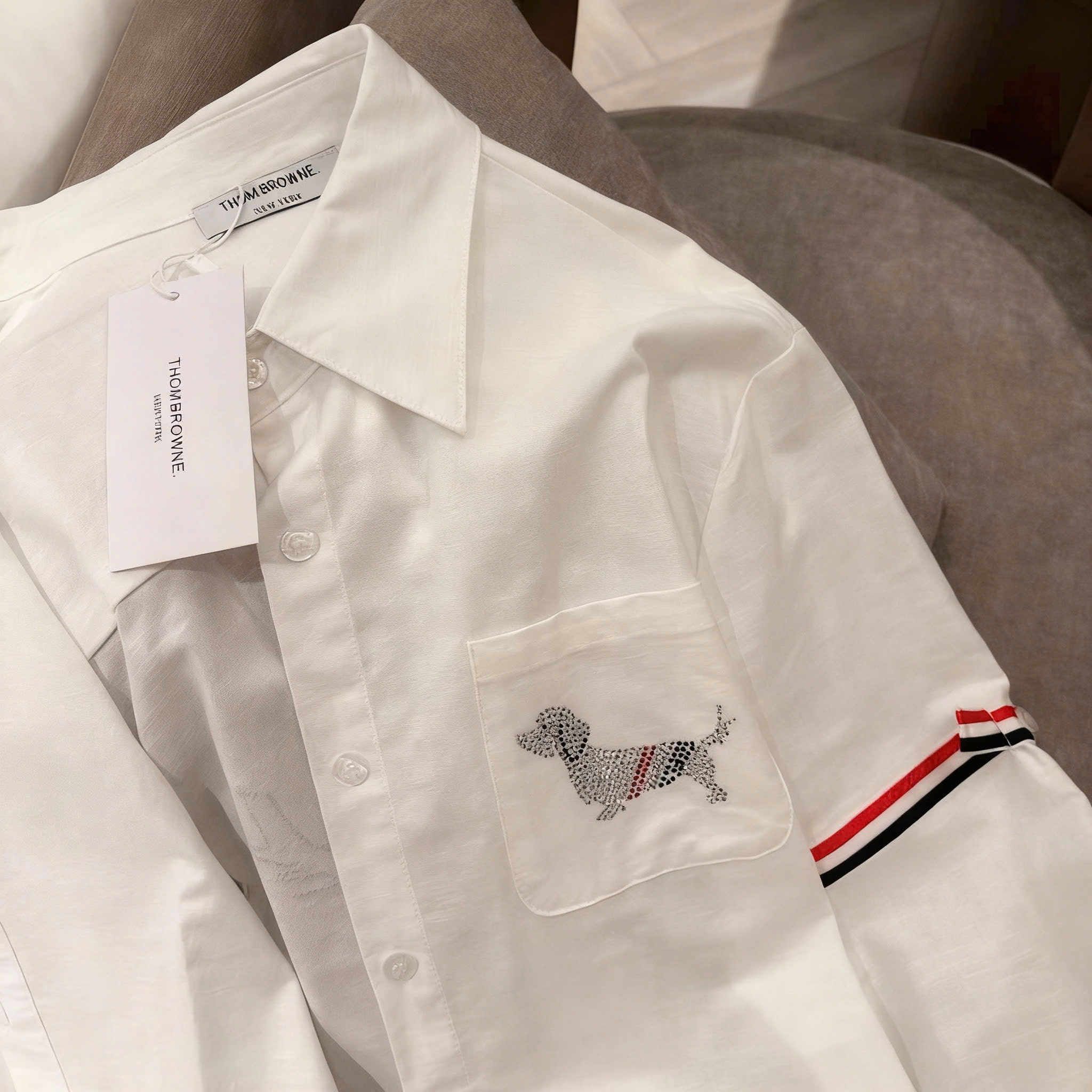 Áo sơ mi Thom Browne đính đá 12