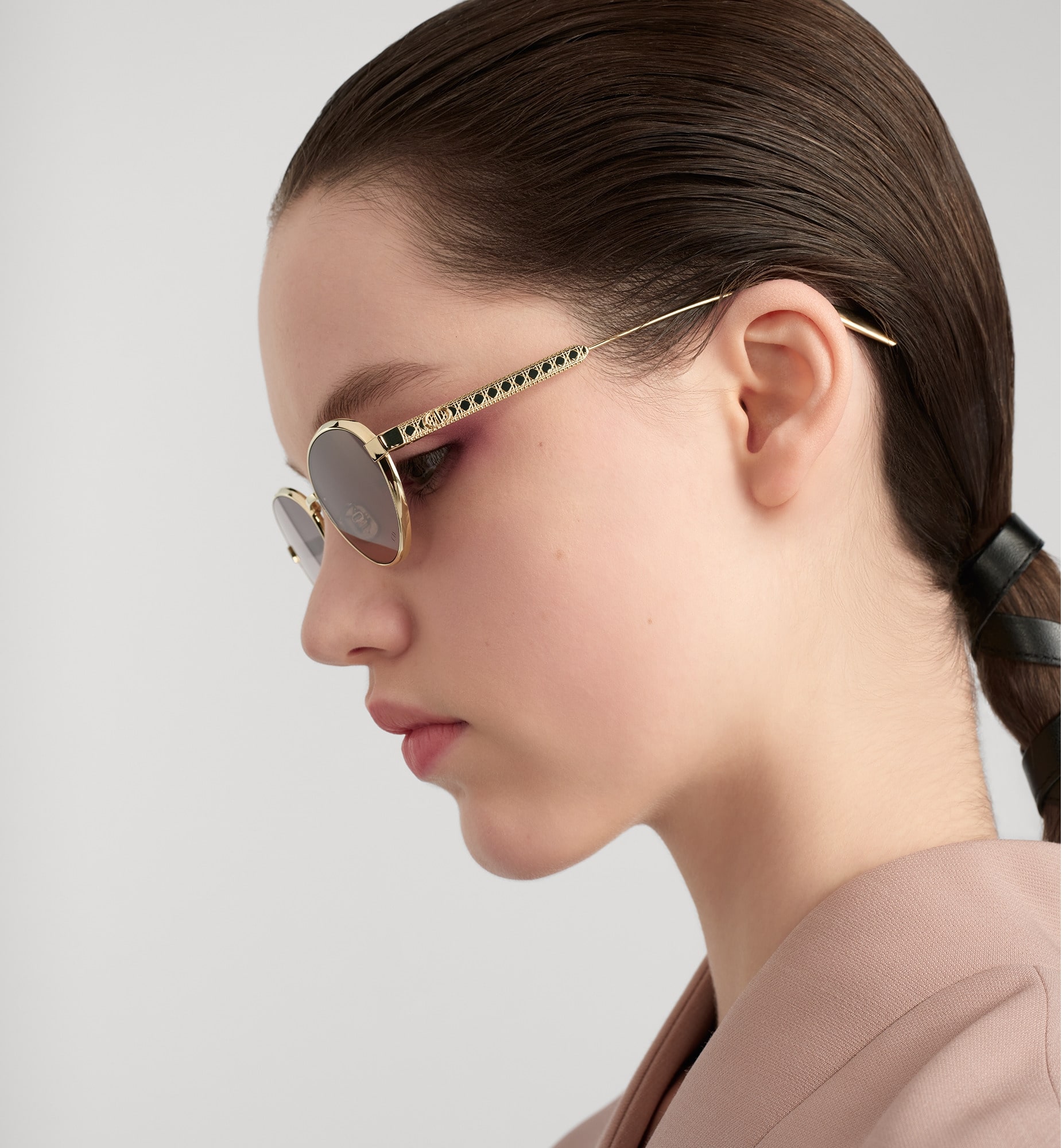 Kính Dior DiorCannage R1U Gradient Pink Oval Sunglasses 4