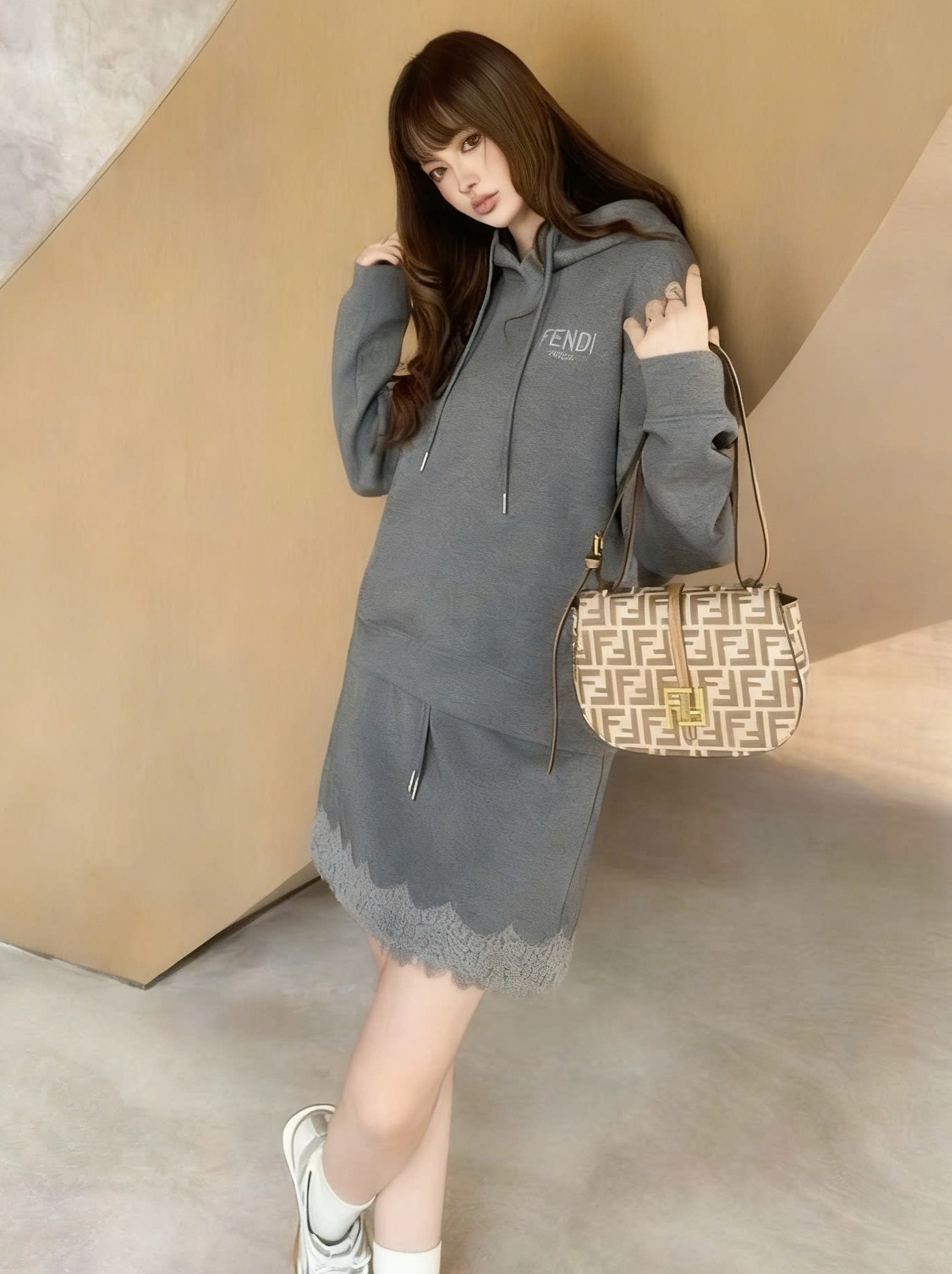 Set áo có nón váy phối ren xám Fendi 12