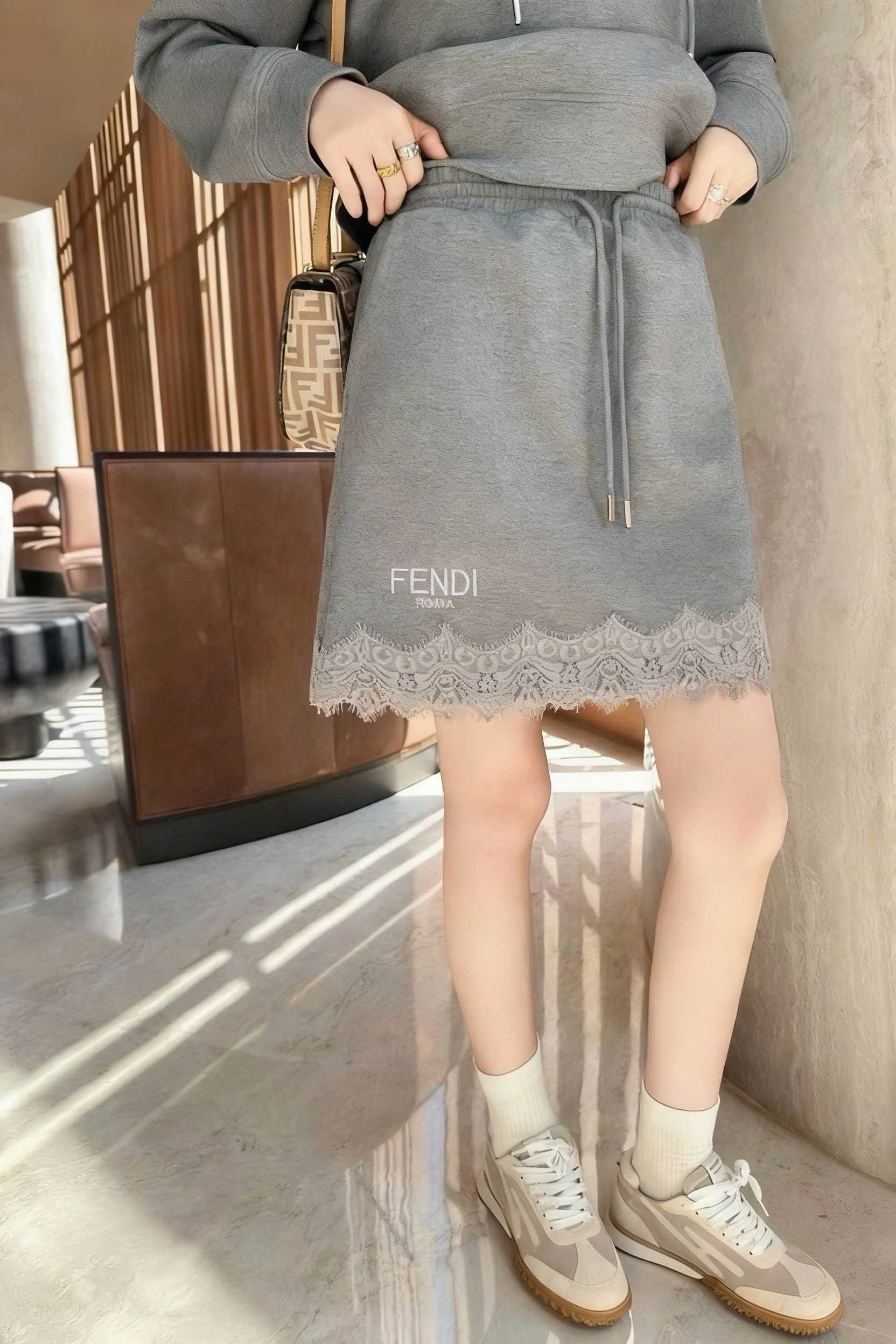 Set áo có nón váy phối ren xám Fendi 13