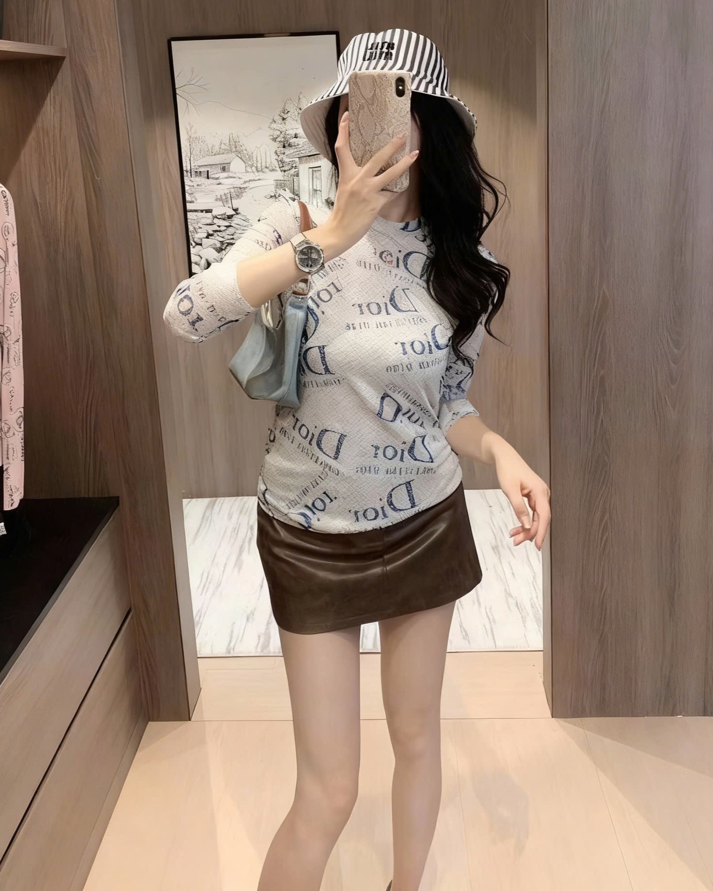 Áo thun dáng ôm cổ lọ Dior 2