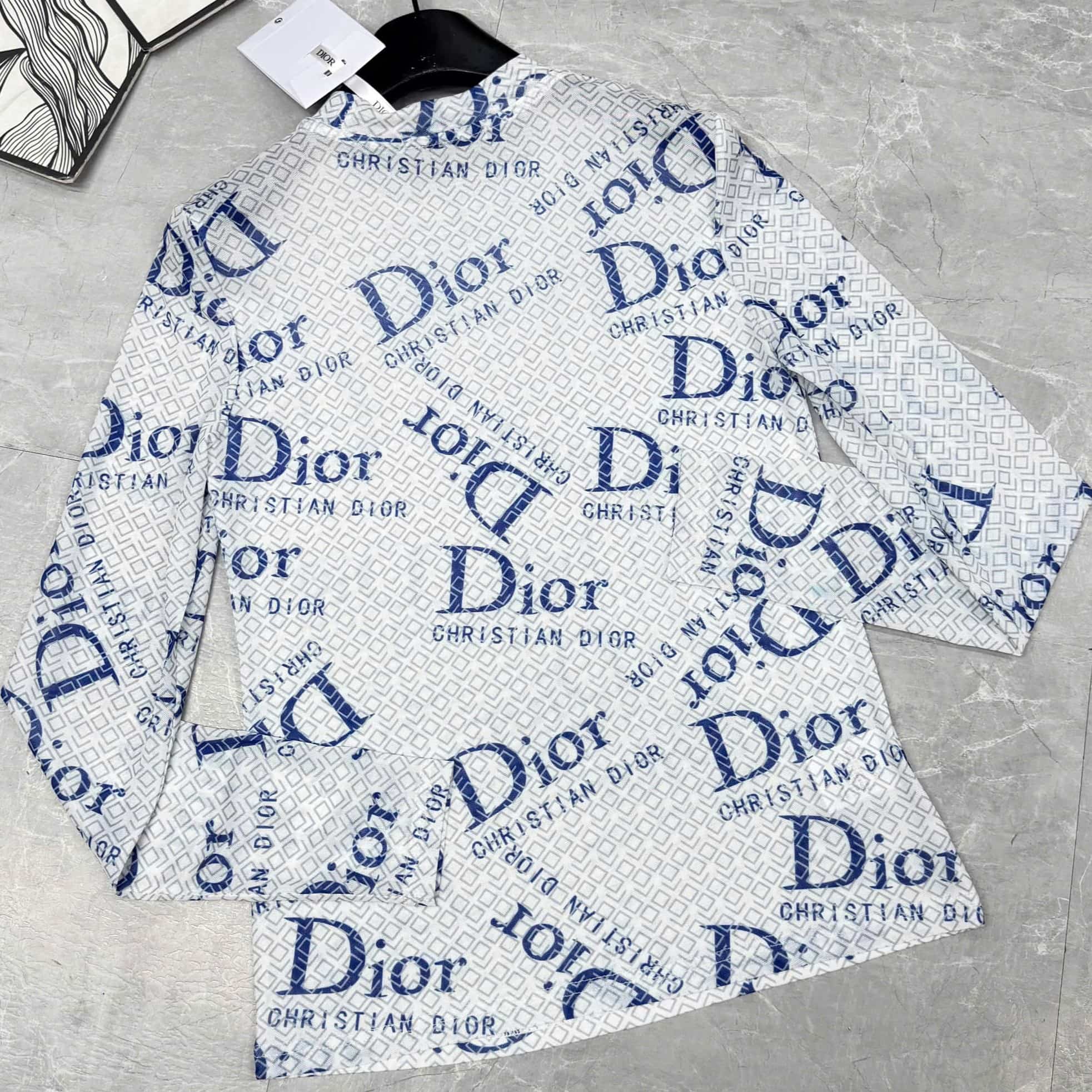 Áo thun dáng ôm cổ lọ Dior 6