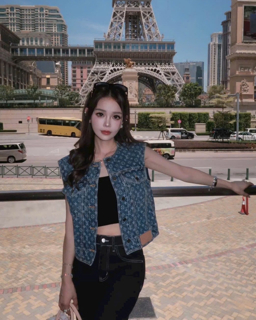 Áo Louis Vuitton Sleeveless Monogram Denim Jacket Blue 2