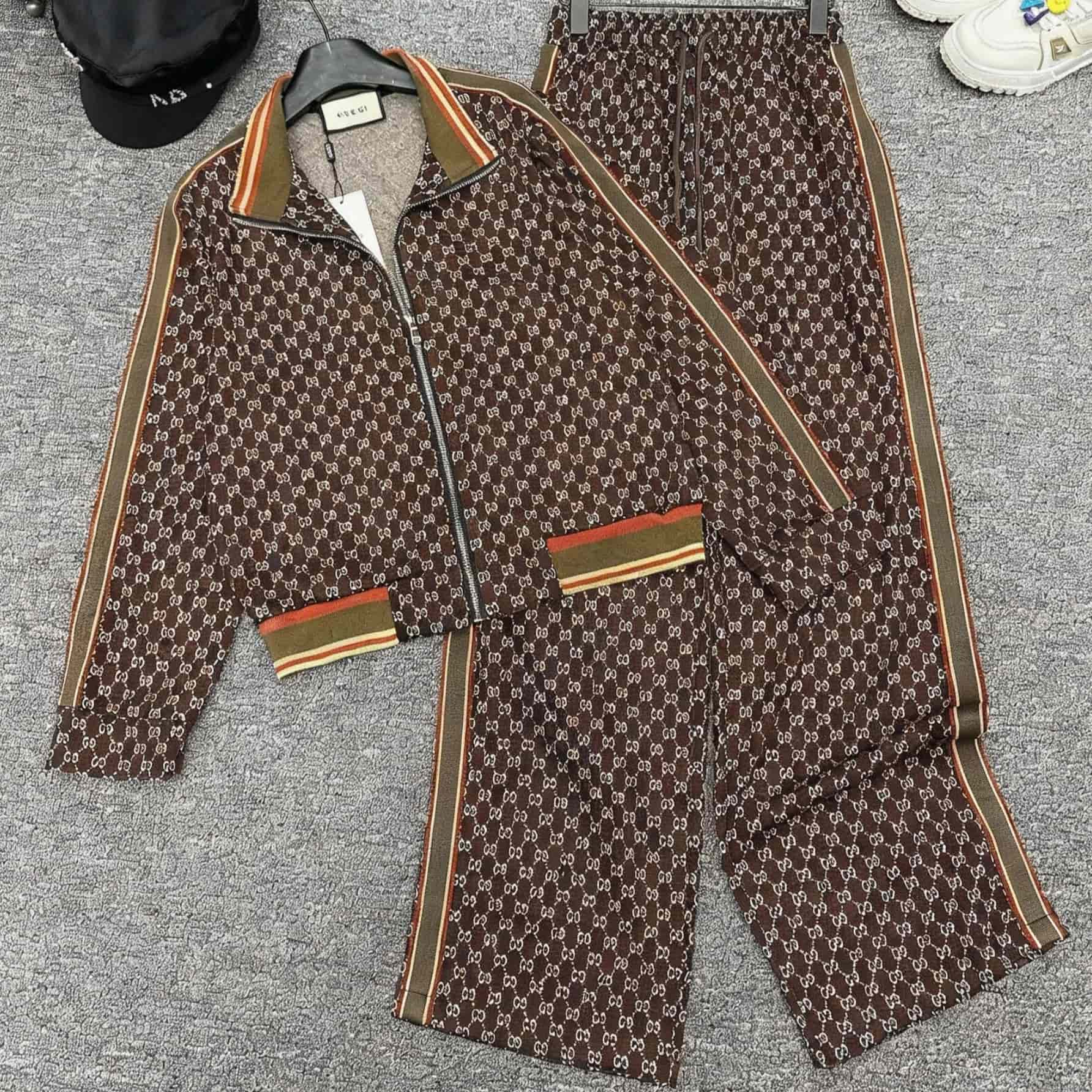 Set bộ nữ nâu họa tiết hãng Gucci 8