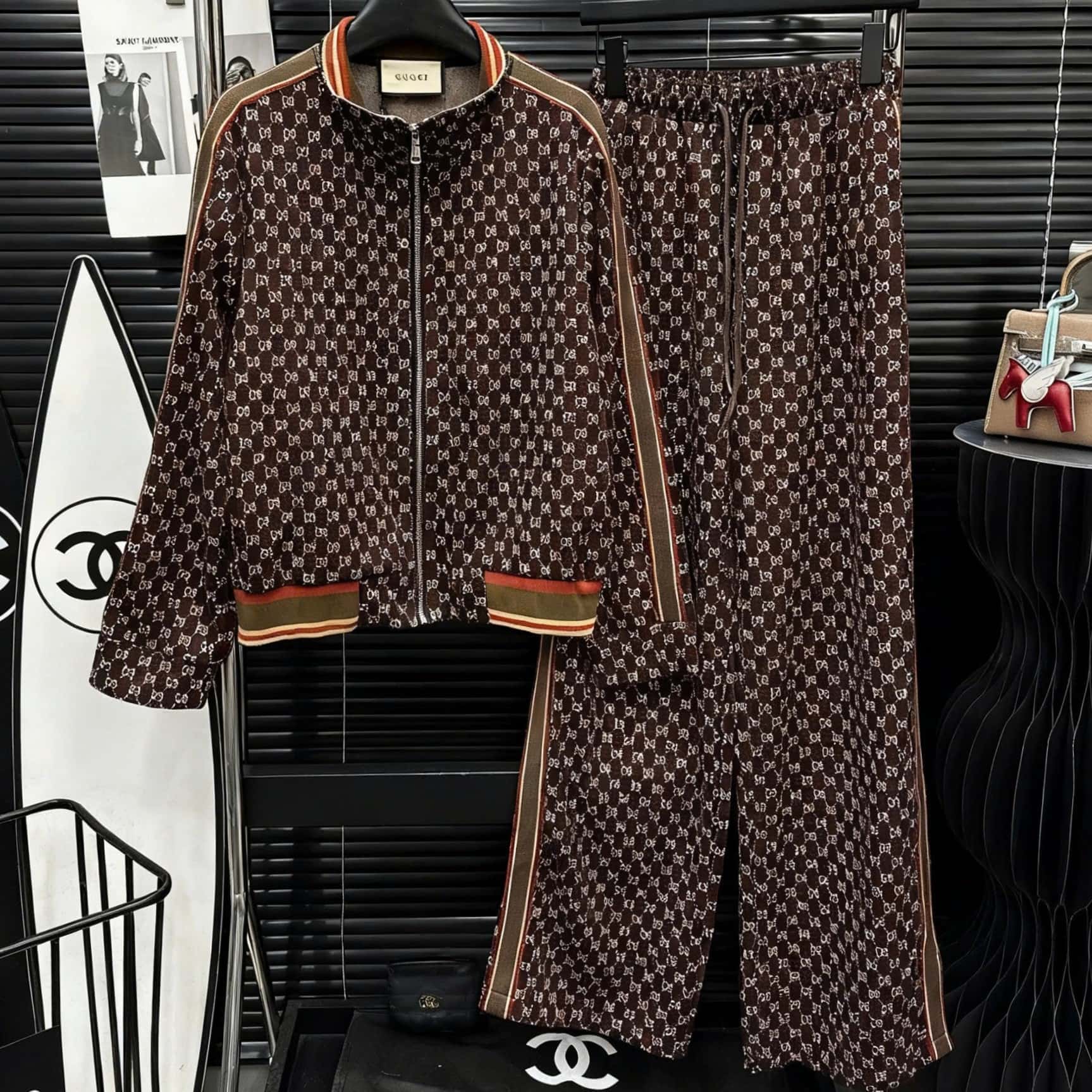 Set bộ nữ nâu họa tiết hãng Gucci 12