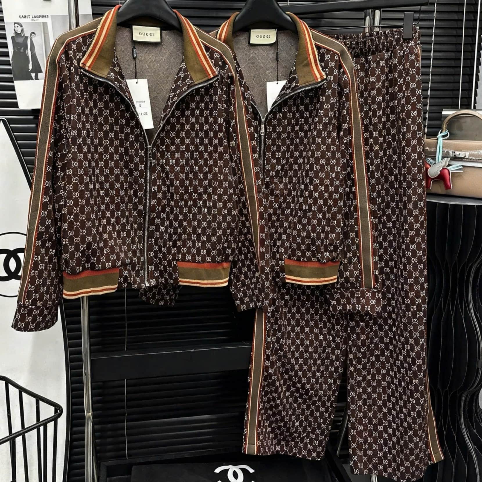 Set bộ nữ nâu họa tiết hãng Gucci 13