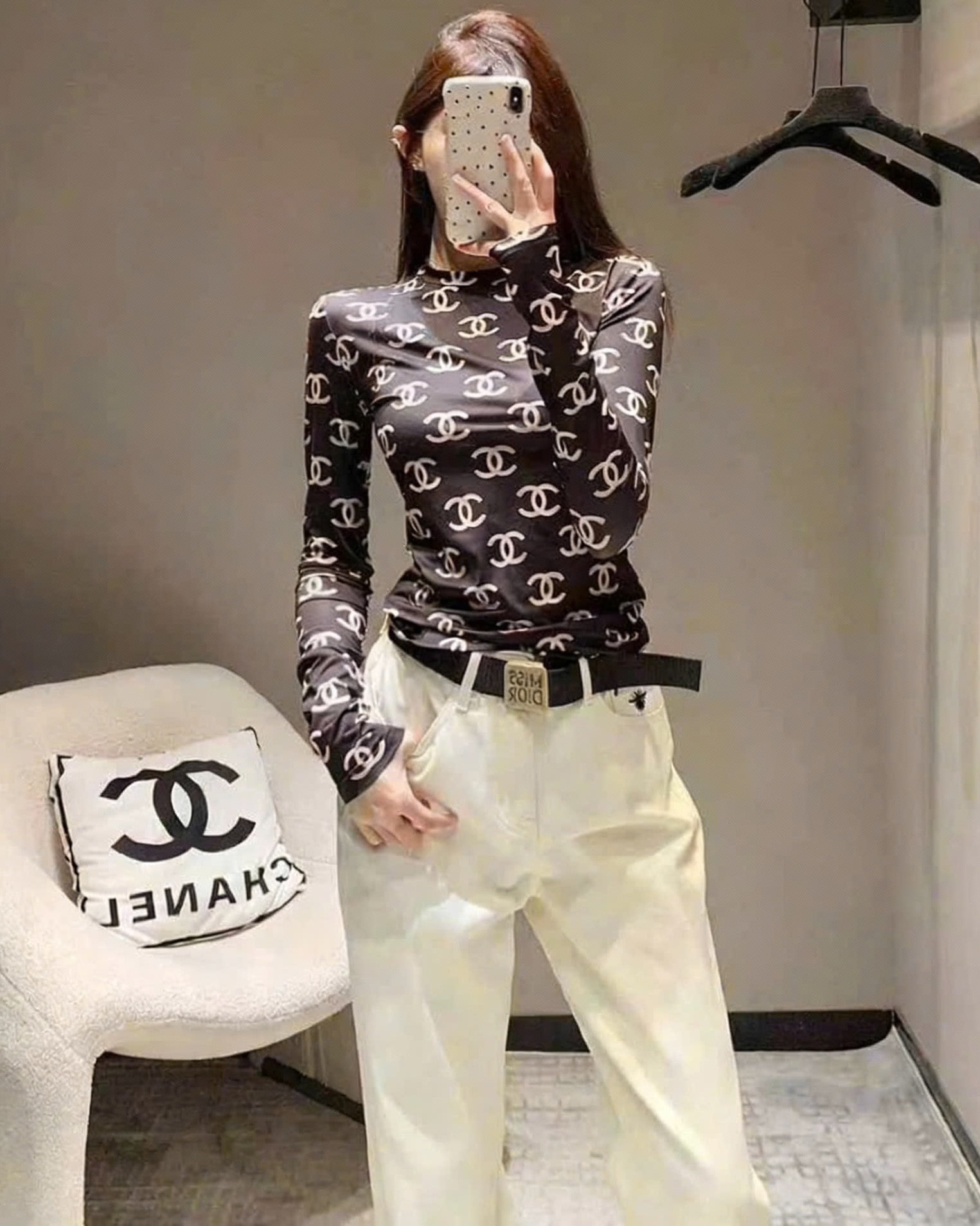 Áo thun nâu giữ nhiệt họa tiết hãng Chanel 9