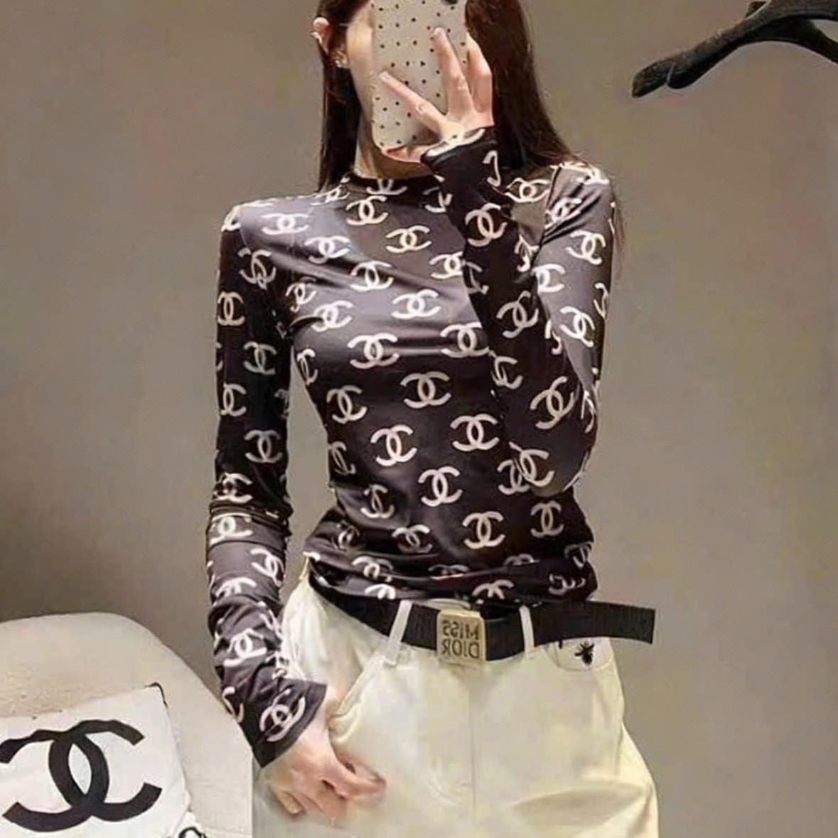 Áo thun nâu giữ nhiệt họa tiết hãng Chanel 5