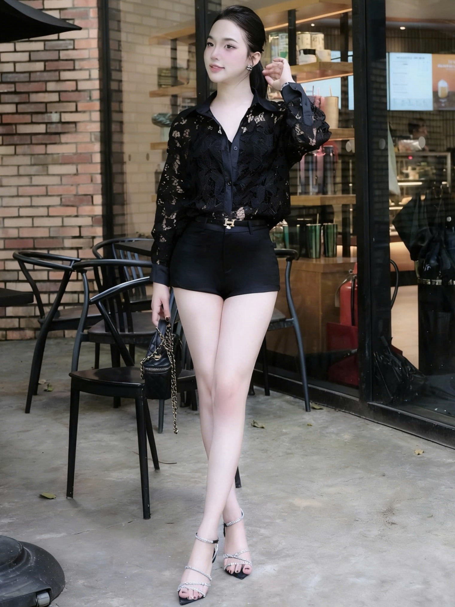 Áo sơ mi nữ ren trắng đen Dior 1