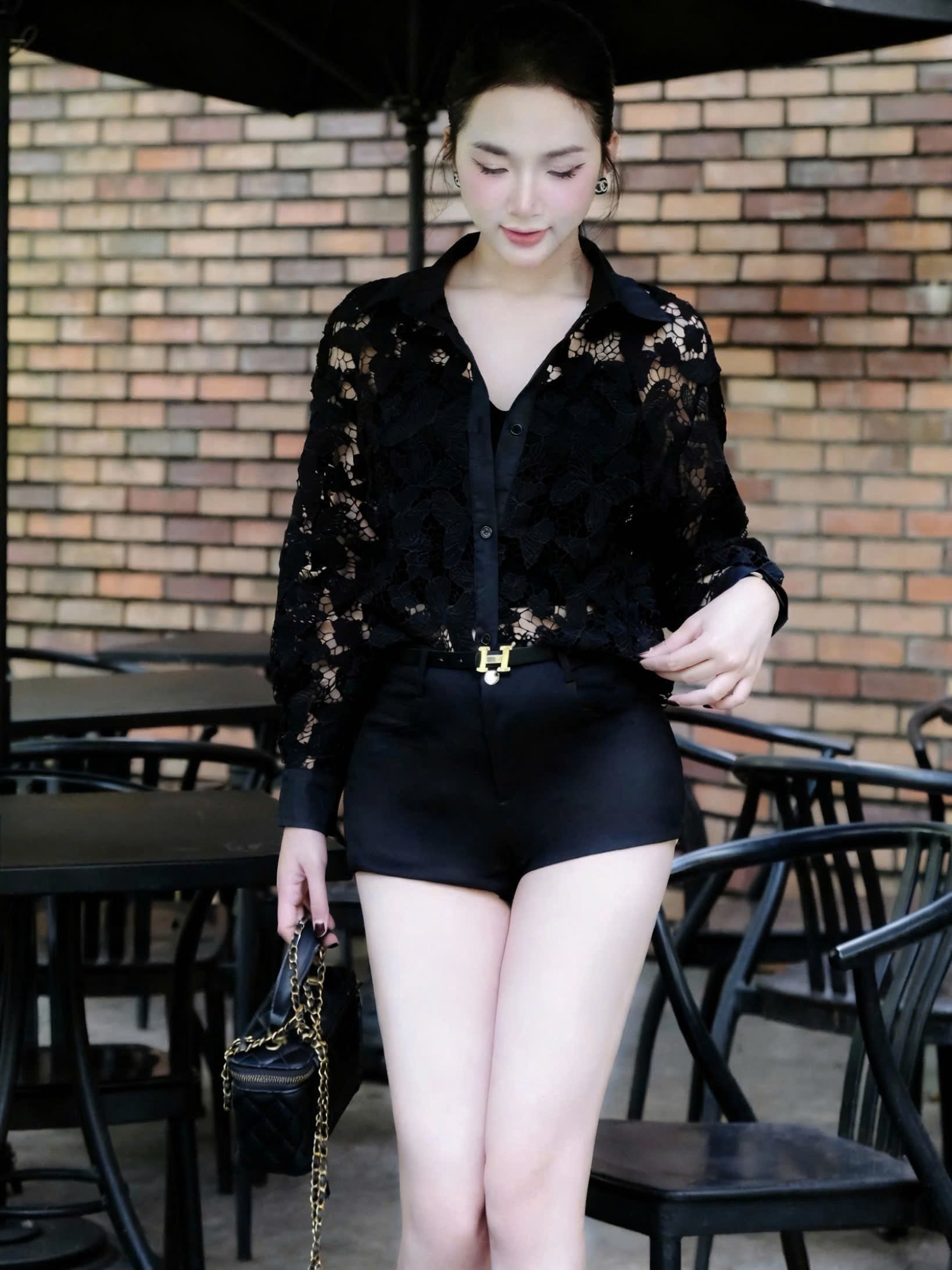 Áo sơ mi nữ ren trắng đen Dior 3