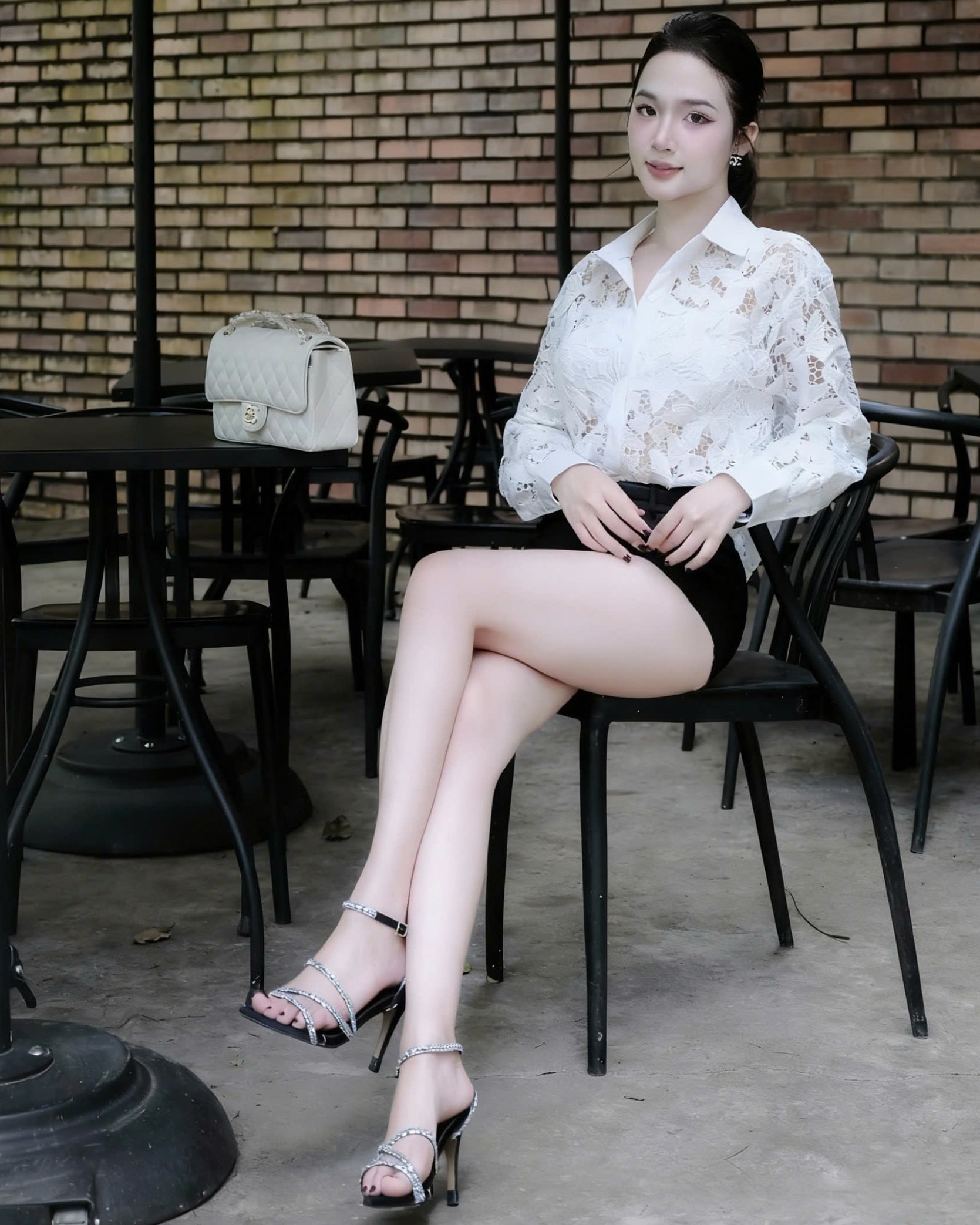 Áo sơ mi nữ ren trắng đen Dior 6