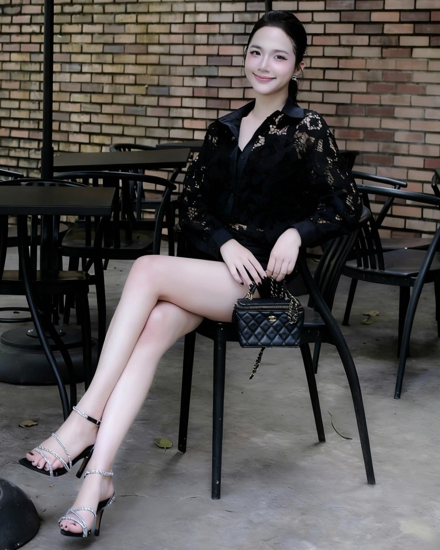 Áo sơ mi nữ ren trắng đen Dior 14