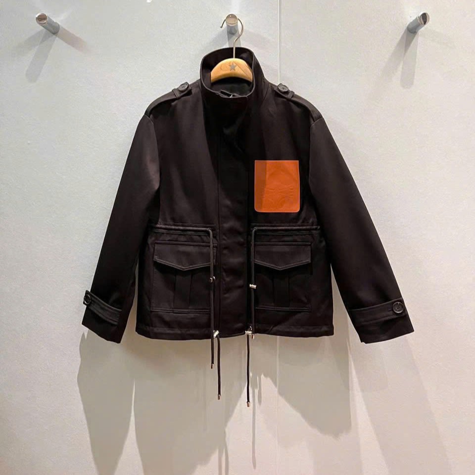 Áo khoác nữ vàng đen nhiều túi Loewe 3