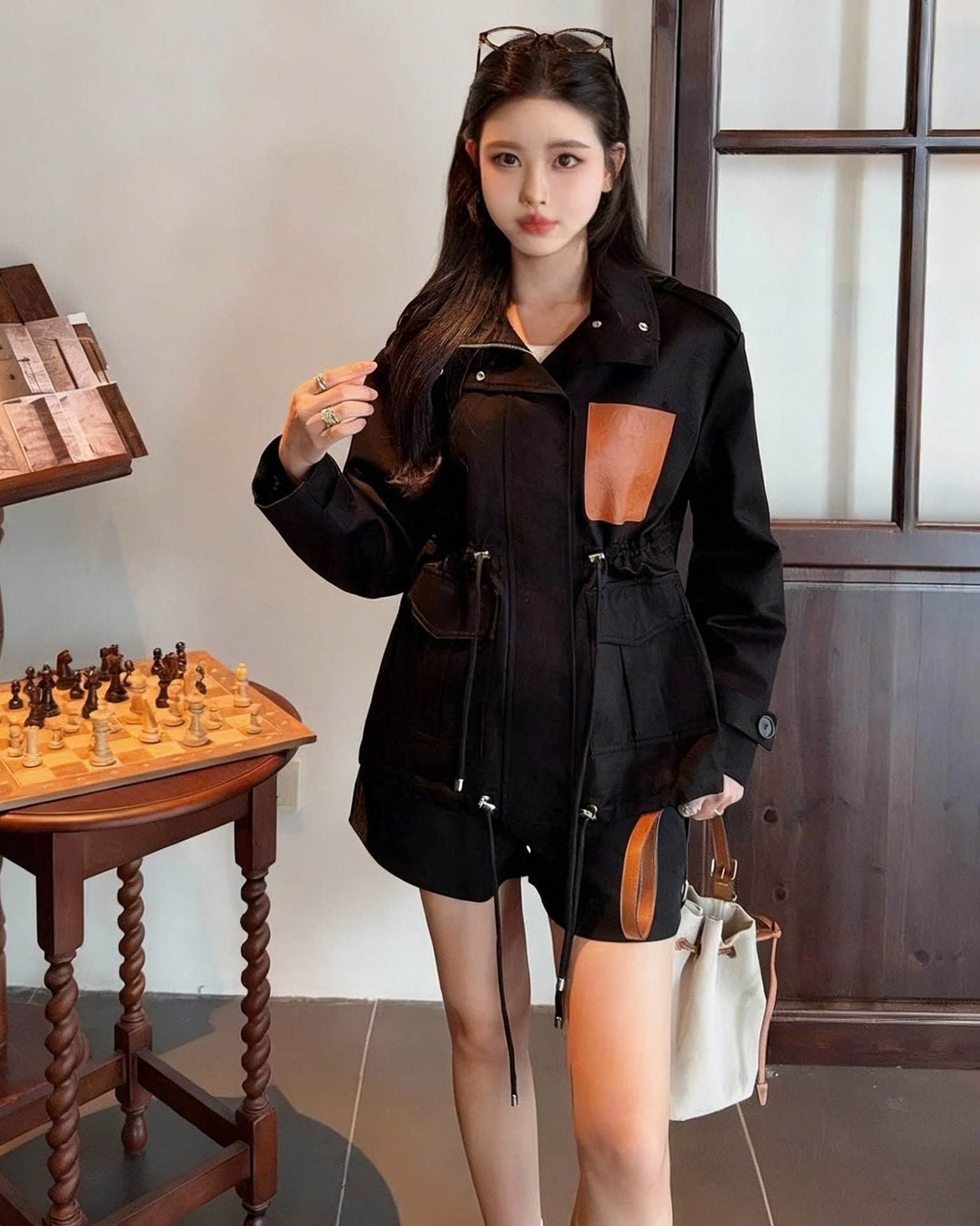 Áo khoác nữ vàng đen nhiều túi Loewe 5