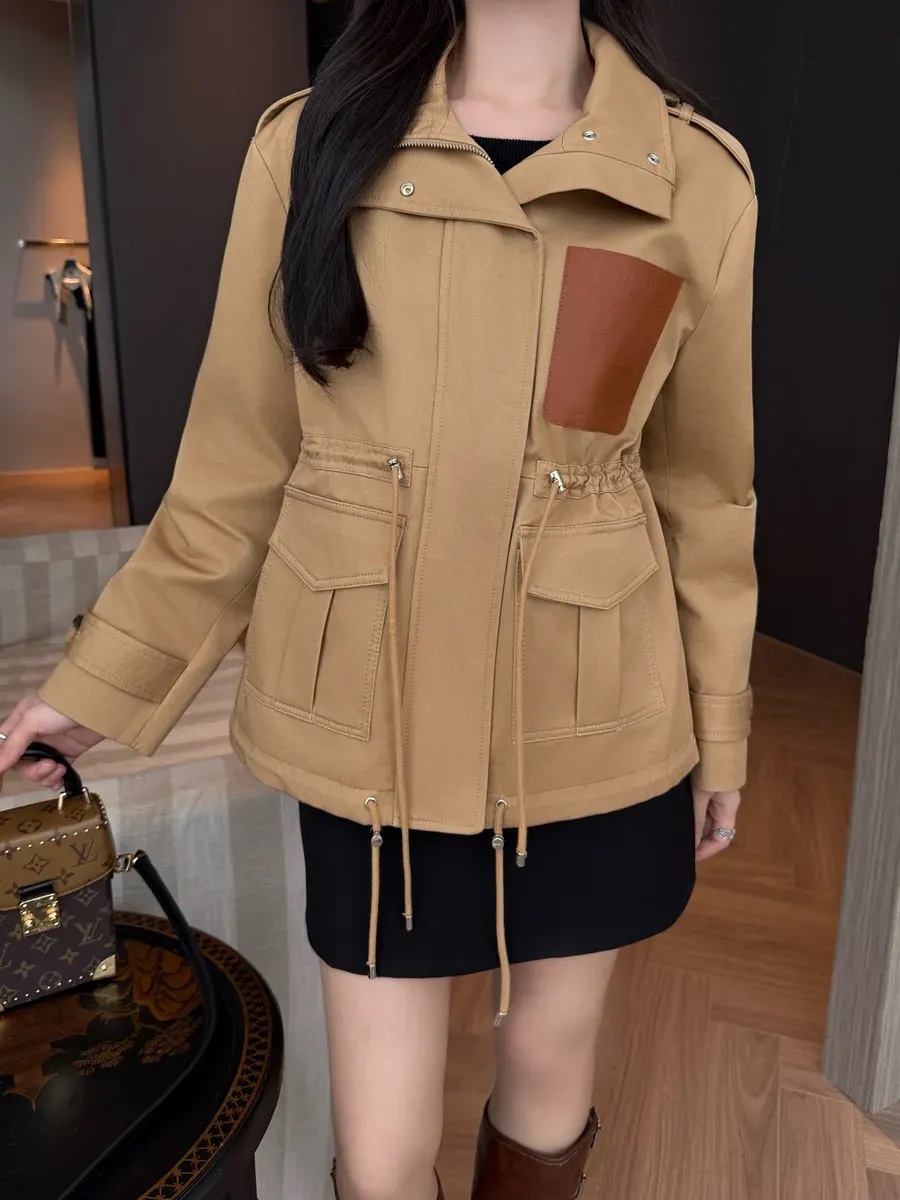 Áo khoác nữ vàng đen nhiều túi Loewe 17