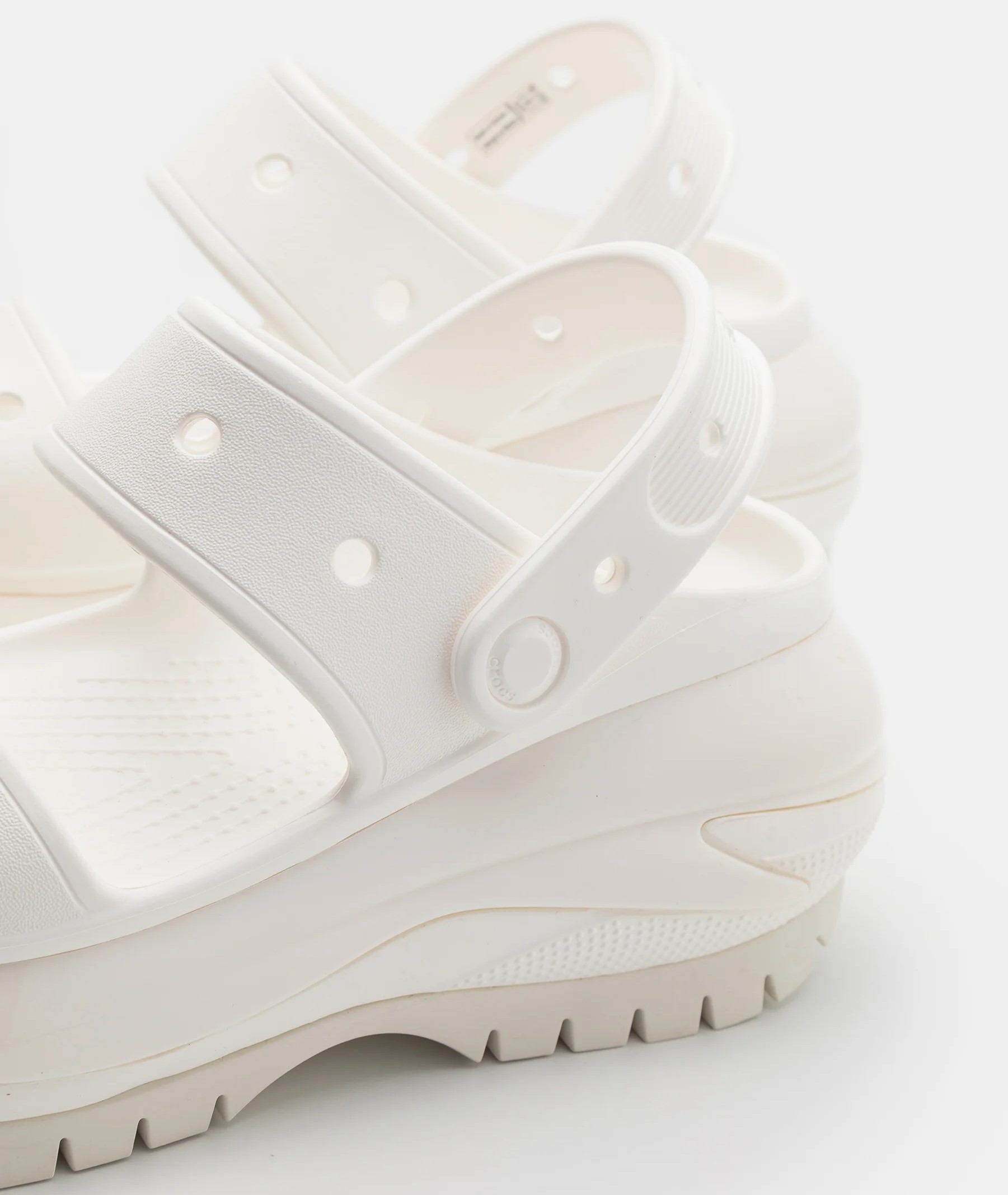 Dép Crocs Mega Crush Sandals White 14