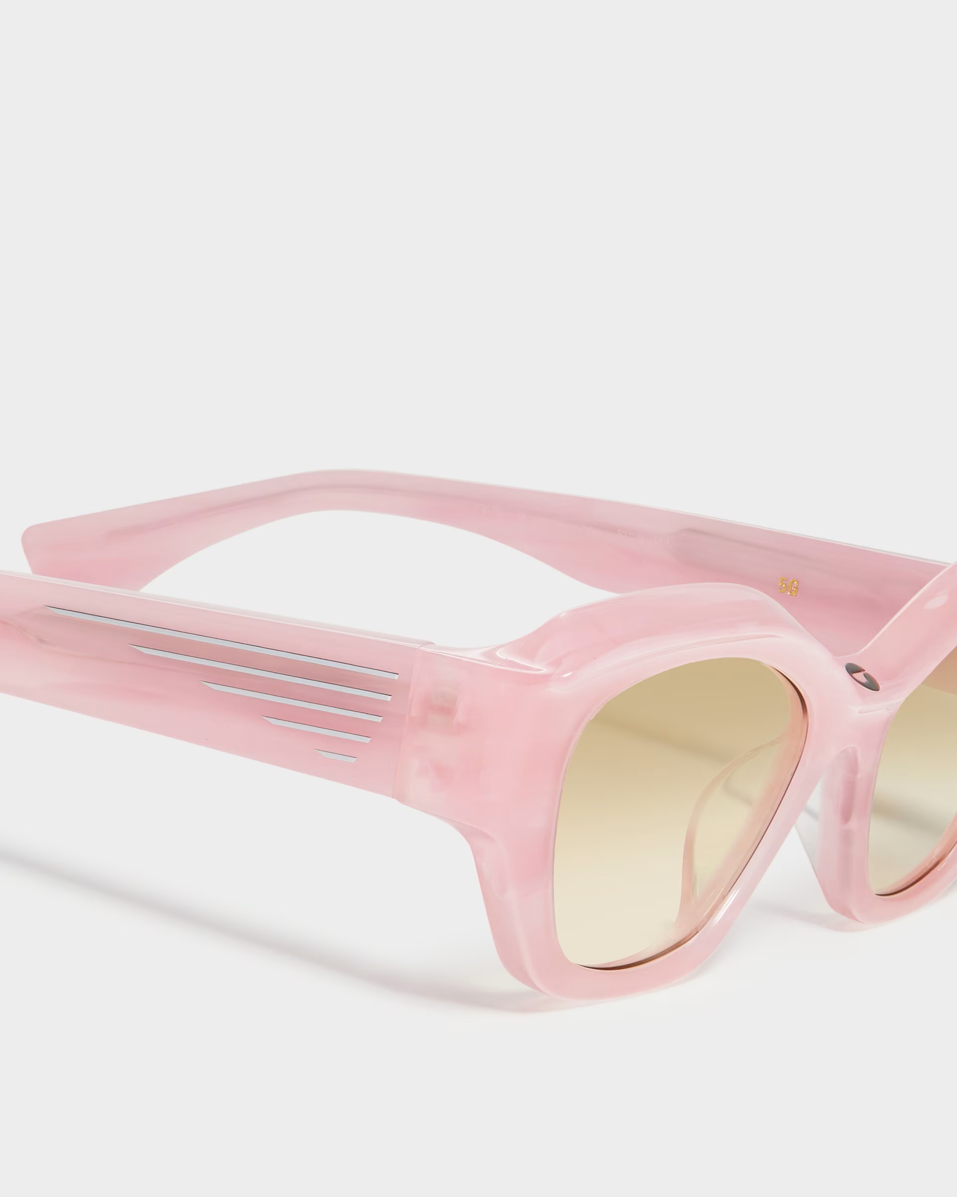 MẮT KÍNH THỜI TRANG GENTLE MONSTER COPERNI 5G P1 PINK CAT-EYE SILHOUETTED ACETATE FRAME 2
