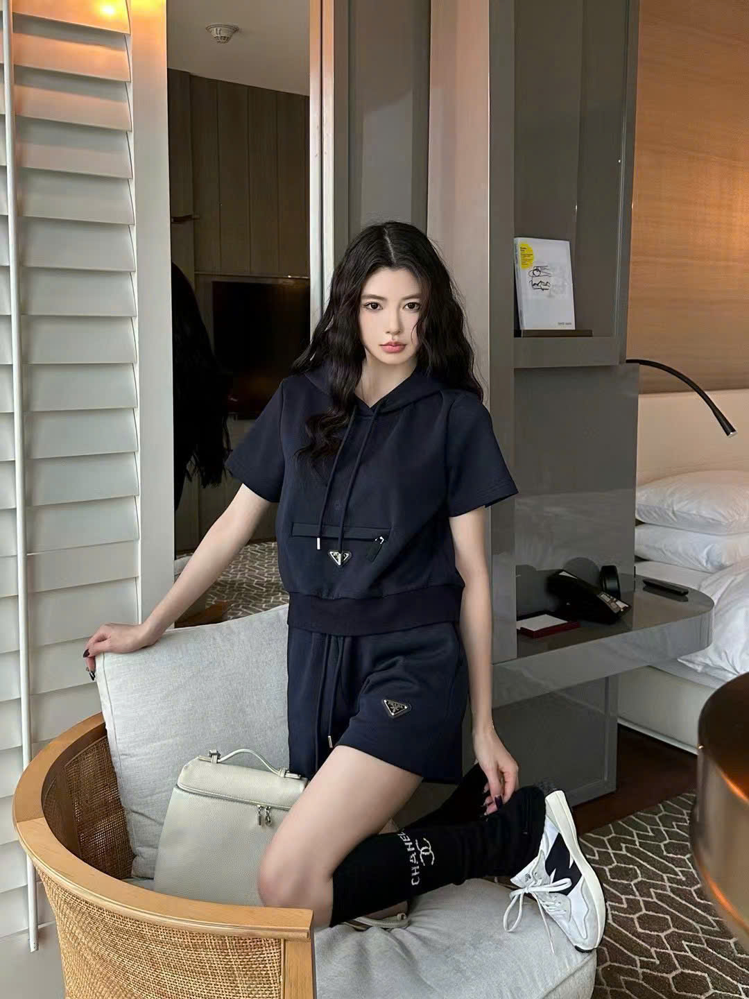 Set áo cotton mũ và quân ngắn Prada 3