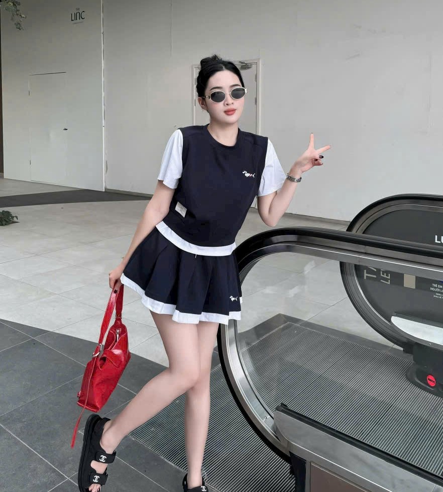 Set Thom Browne áo váy xòe 3